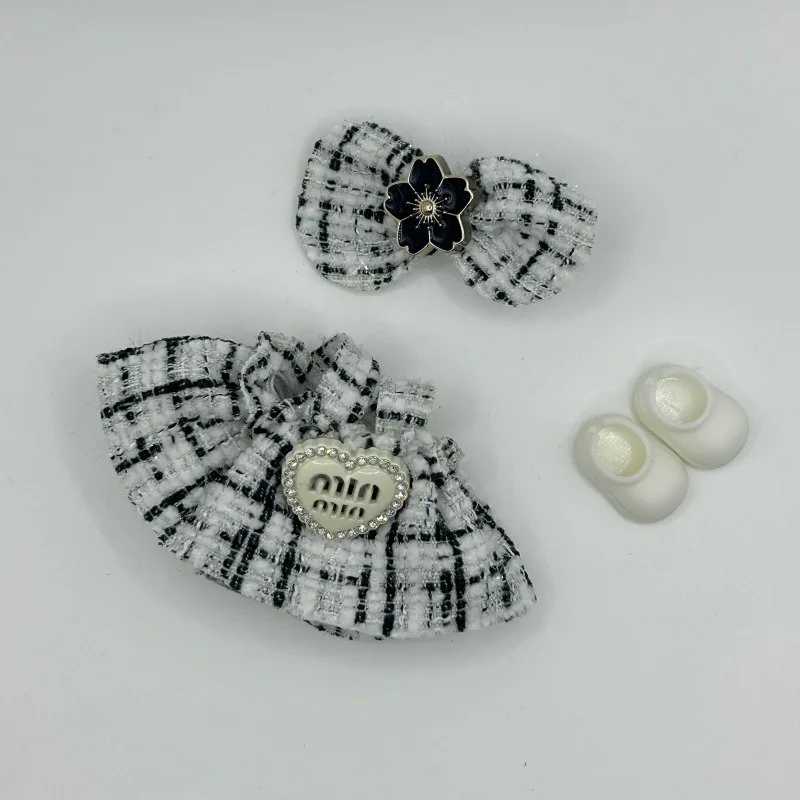 ملابس أطفال من Labubu 4.0 ملابس Xiaoxiangfeng سلسلة كلمة المرور على شكل قلب Labubu صندوق أعمى ملابس دمى هدية عيد ميلاد