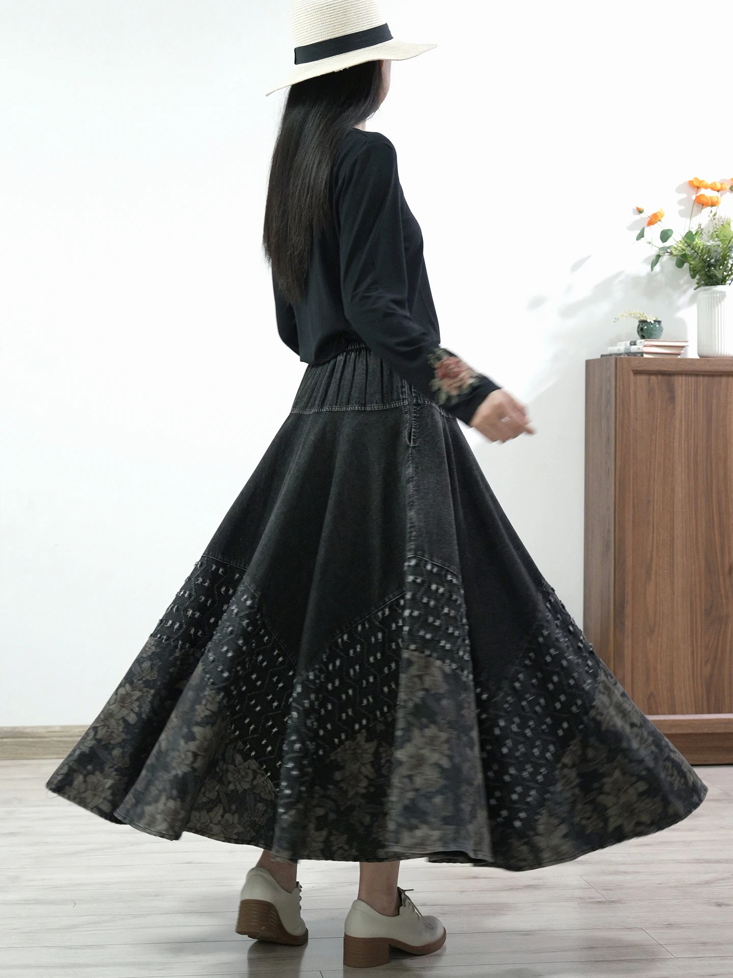 TIYIHAILEY Lange Maxi Frauen Elastische Taille Herbst Winter Denim Rock Dame Gedruckt A-Line Patchwork Dicke Schwarze Jeans 2025