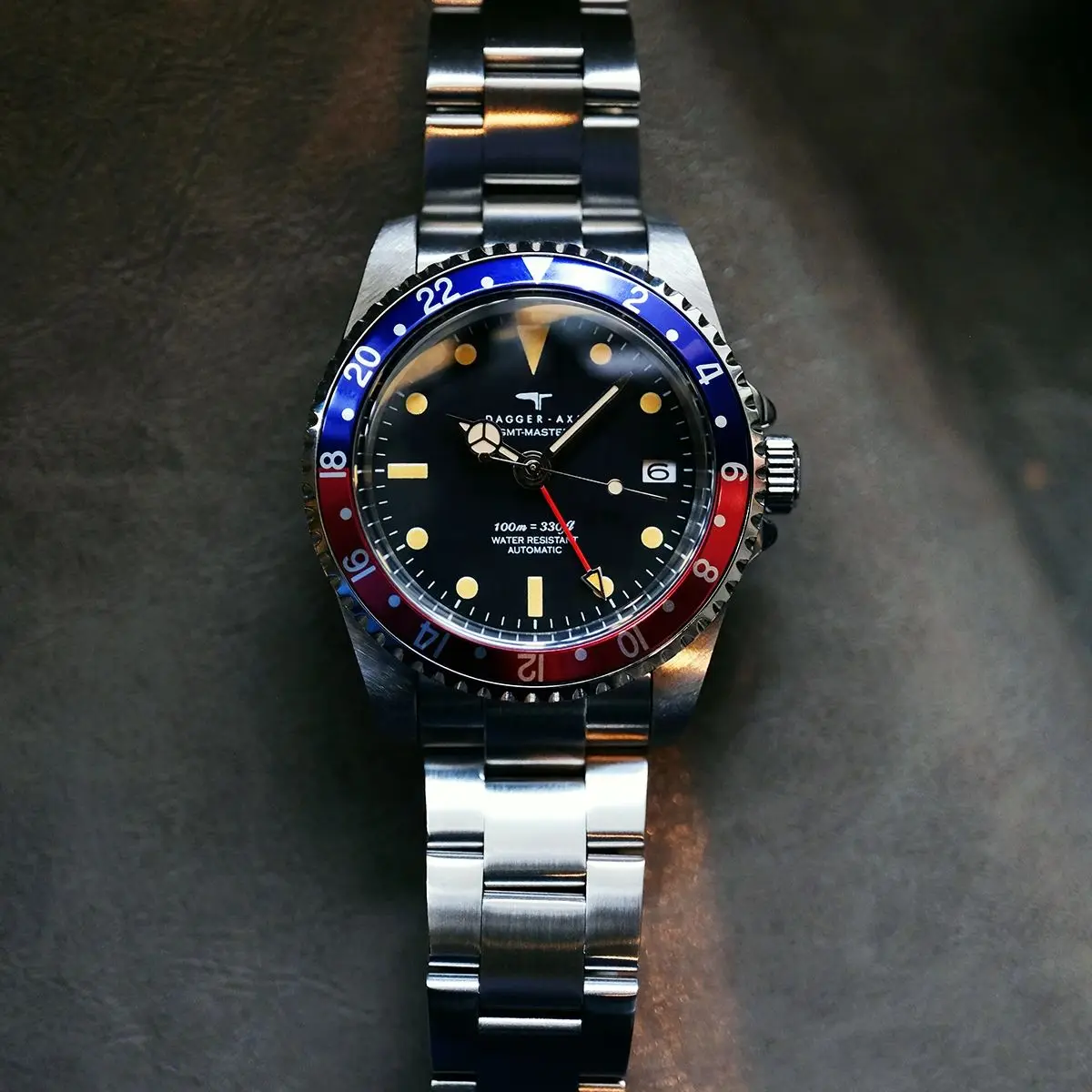 DAGGERAXE Herren-Taucheruhr, 39,5 mm, GMT, automatische mechanische Armbanduhr, 100 m wasserdicht, C3, leuchtender Saphirspiegel, NH34 Cola-Lünette