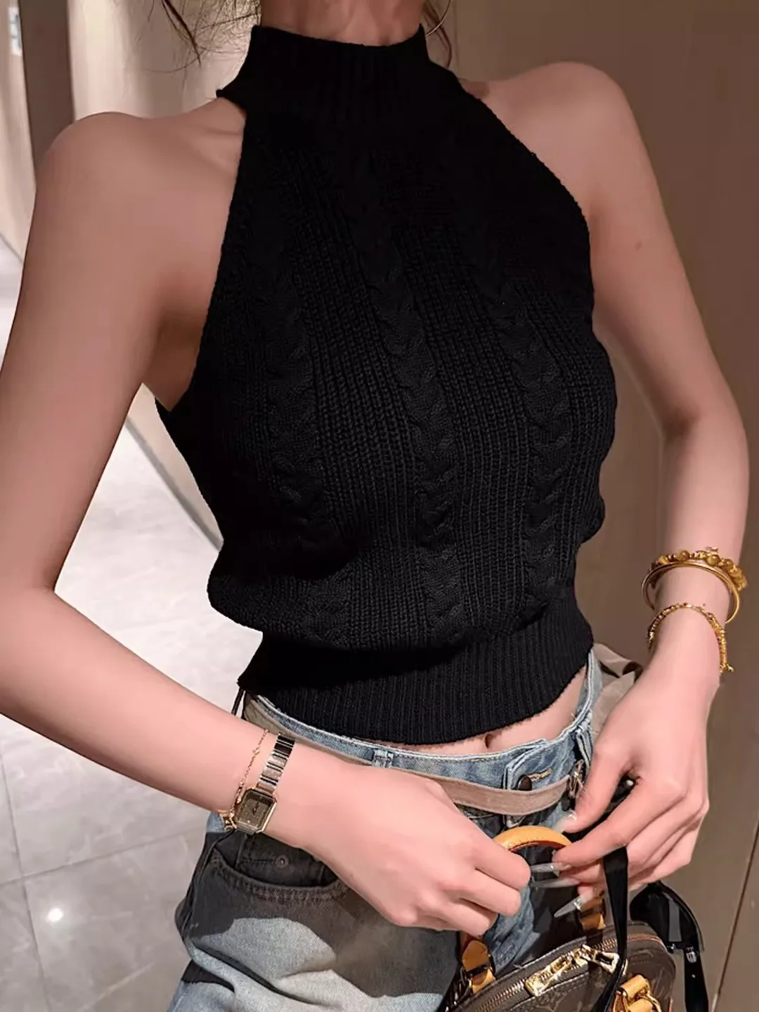 Black round Neck Knitted Strap Vest Women Summer Outdoor Wear Slimming Short Sleeveless Shoulder Baring Top Sexy Girl Style