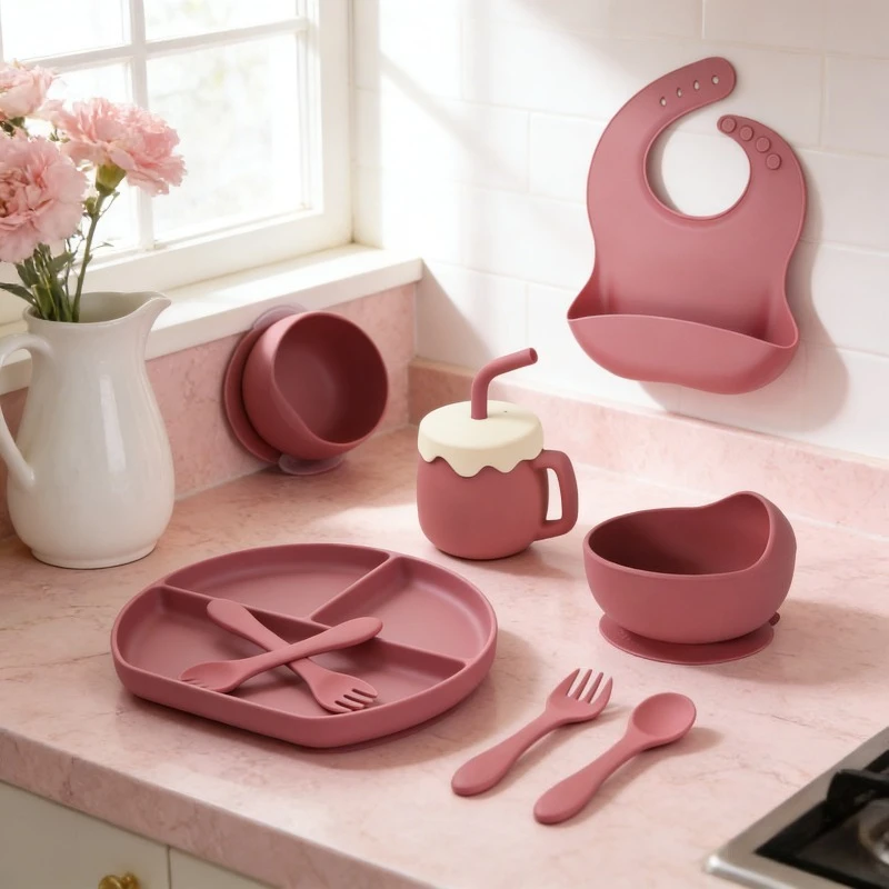 

Новая детская силиконовая тарелка, набор из 6 предметов, детская перегородка, нагрудник для кормления, чашка для воды, вилка и ложка, посуда для прикорма