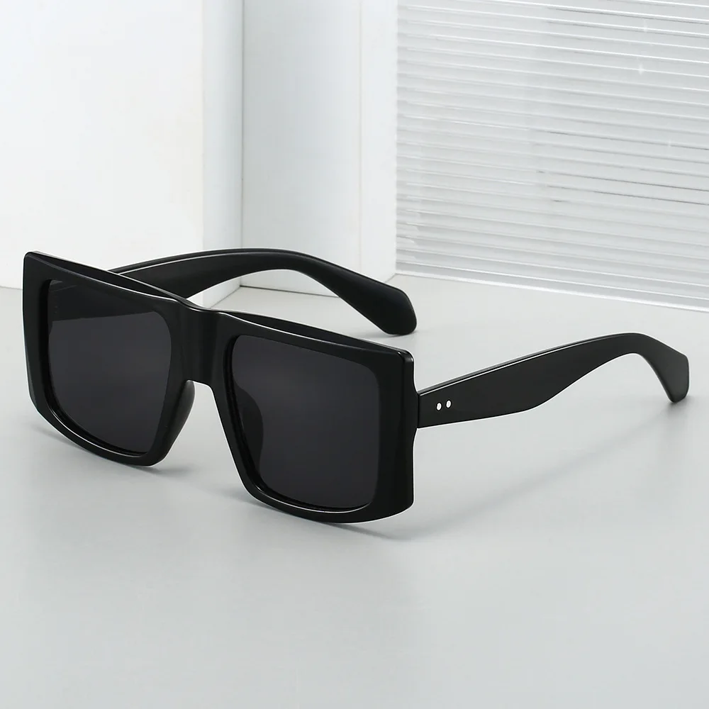 Fashion Square Sonnenbrille Herren Damen Großer Rahmen Nieten Casual Shades 2025