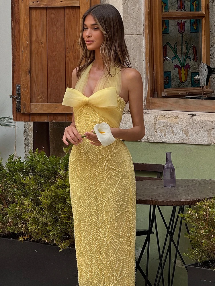 PB ロマンチックなスイートイエローのホルターネックオープンバックマーメイドガウン、リボンとビーズのデザイン、ガーデンパーティー、プロム、イブニングマキシドレス