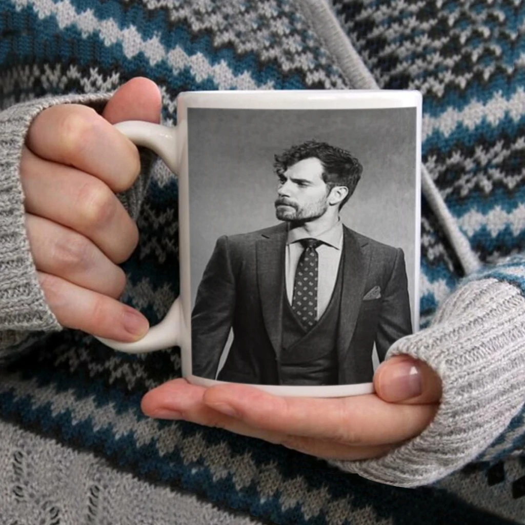 

Henry-Cavill Black White Retro Classic Anime Coffee Mug Custom Tea Cup Black Milk Beer Mugs Lovers Friends Gifts