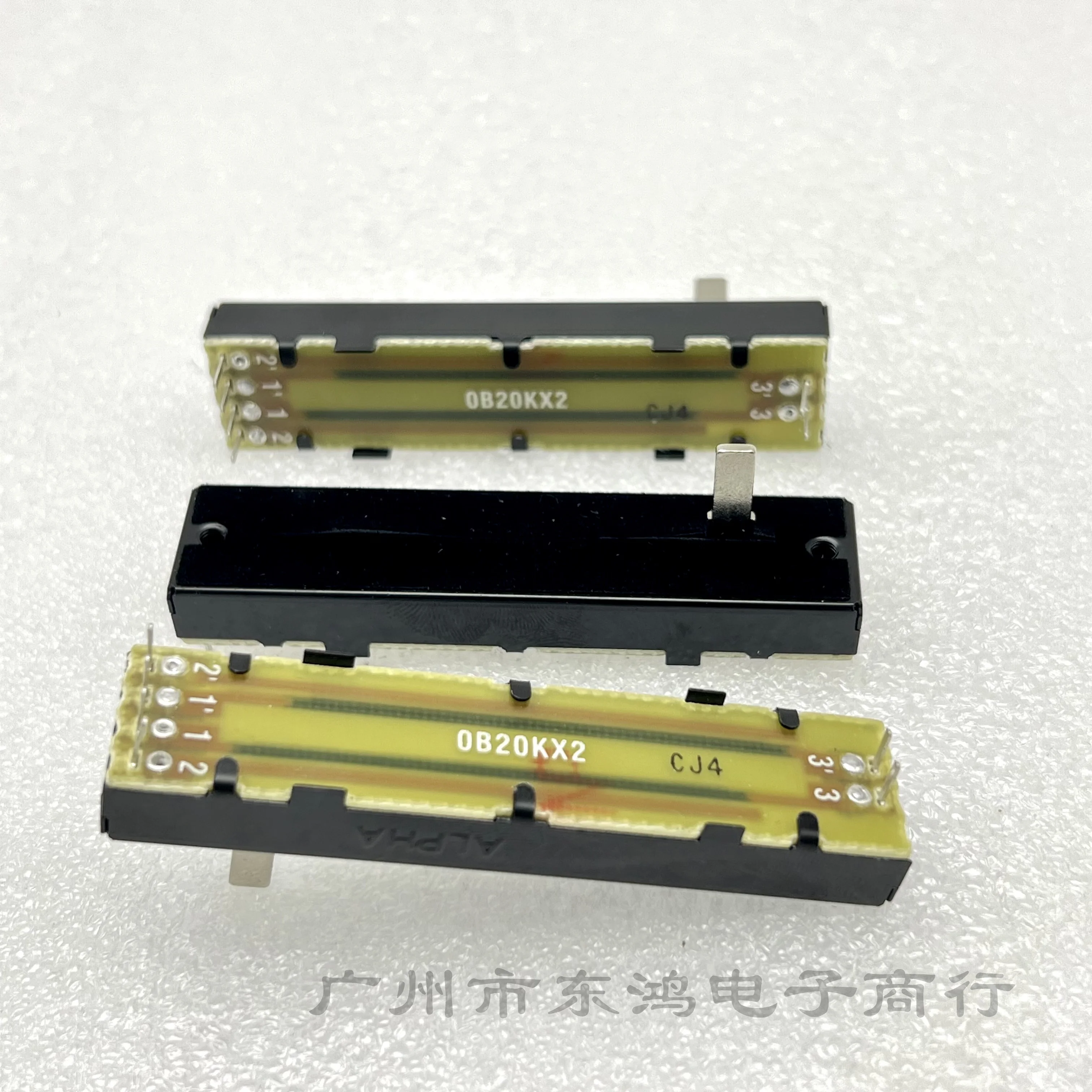 1 PCS Taiwan ALPHA 73 MM RA45D2-211-15C-0B20K Innenfuß Fader Duplex Potentiometer 0B20kx2 schaftlänge 15 MMC