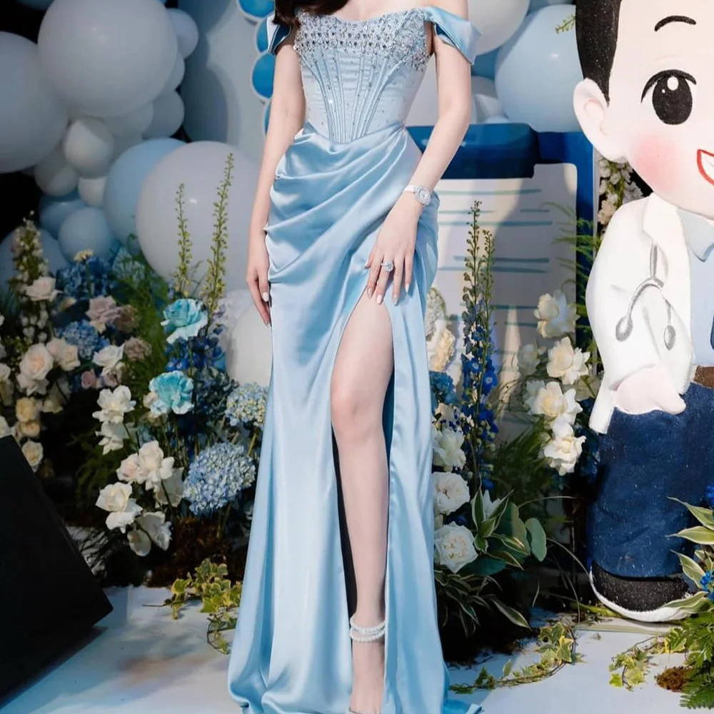 

Customized Off the Shoulder Floor Length Straight Strapless Satin Sleeveless Crystal Evening Dress Pleats Celebrity Gowns Exqui
