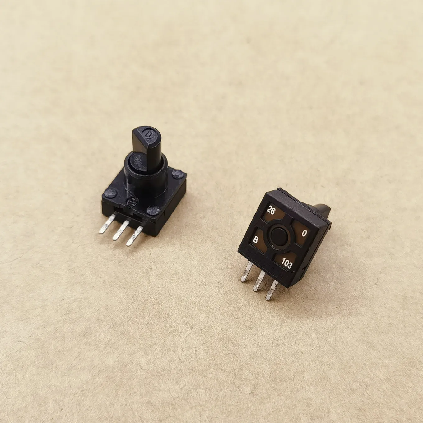 Original new 100% single potentiometer 3pin F10KV4 B10K B103 handle length 10MM (SWITCH)