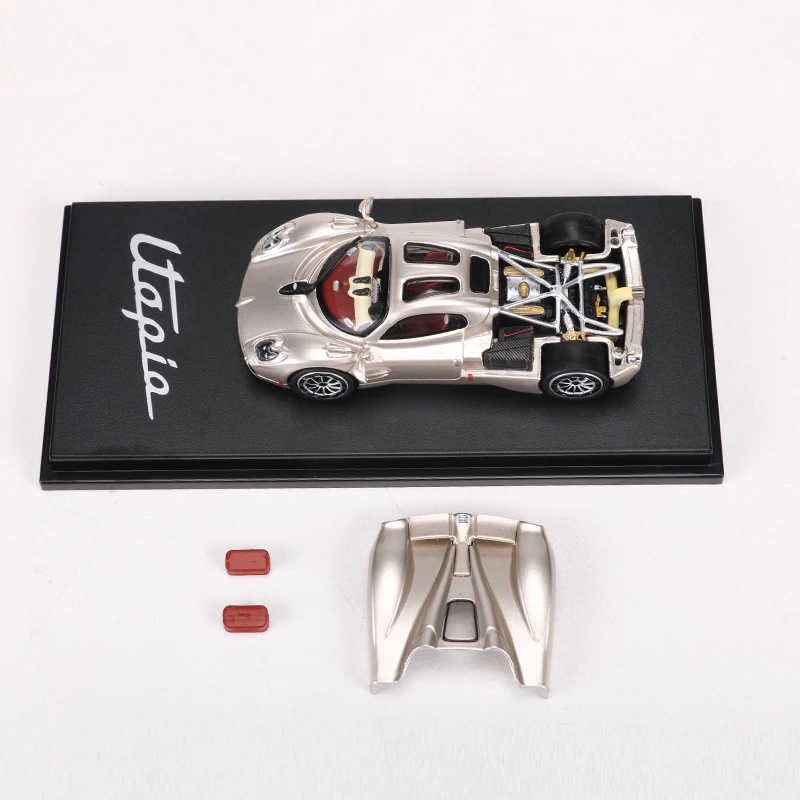 CM Model 1:64 Utopia Alloy Model Car Removable engine cover