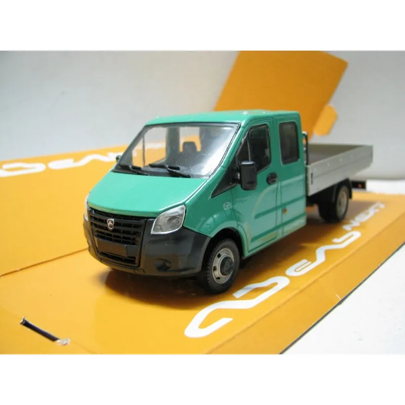 

Diecast HAM ABTONPOM 1:43 Scale GAZ A22 R33 Russian Light Commercial Vehicle Green Alloy Car Model