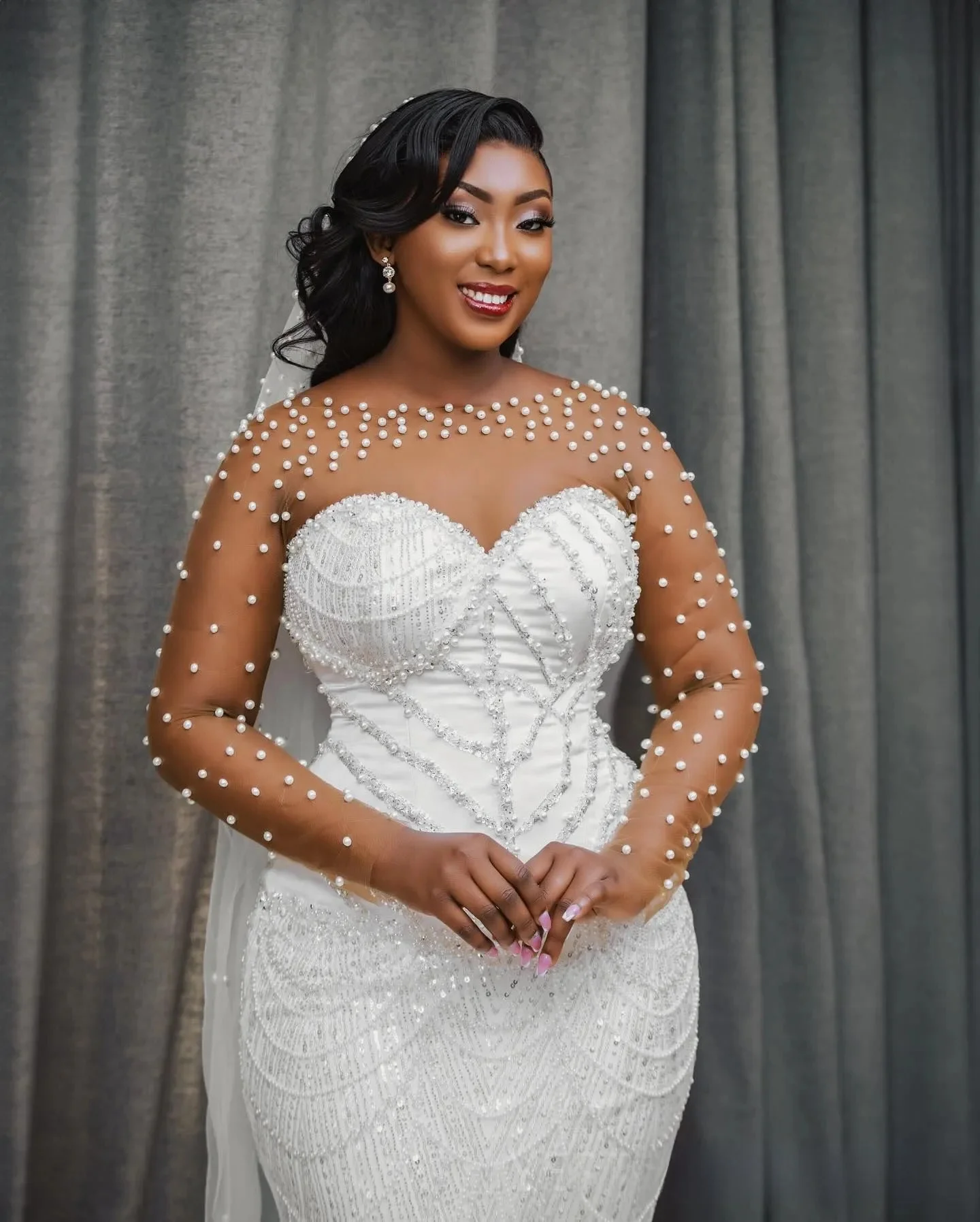 Maßgeschneidertes Brautkleid in Übergröße für die Braut, Meerjungfrau-Hochzeitskleid, Brautkleider, transparenter Ausschnitt, lange Ärmel, Illusion, Perlenspitze