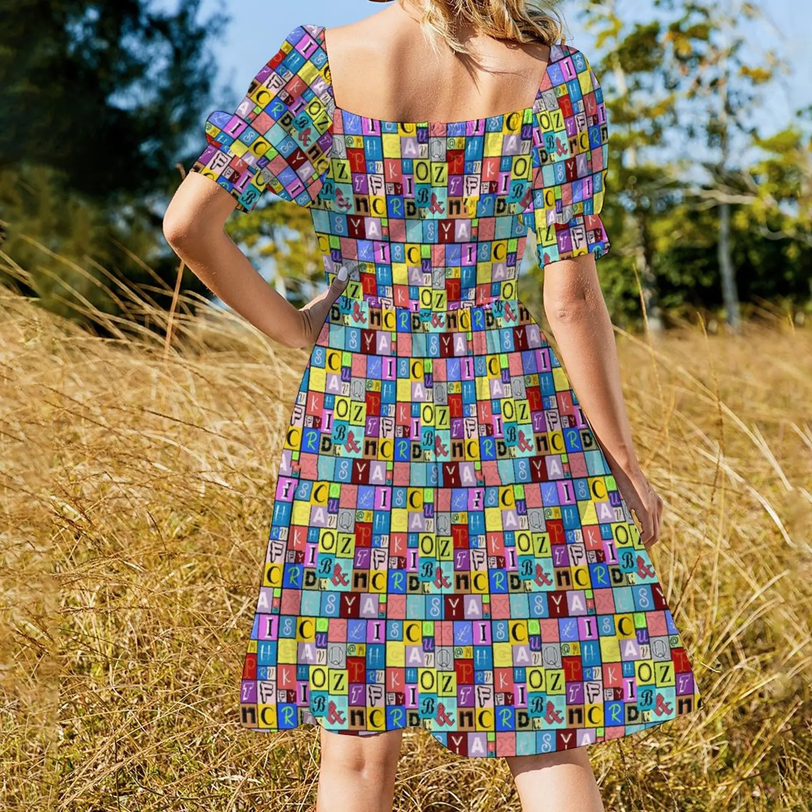 Süßes Kleid mit Leinen muster buntes Alphabet elegante Kleider Frau Kurzarm Street Style Freizeit kleid V-Ausschnitt übergroße Kleidung