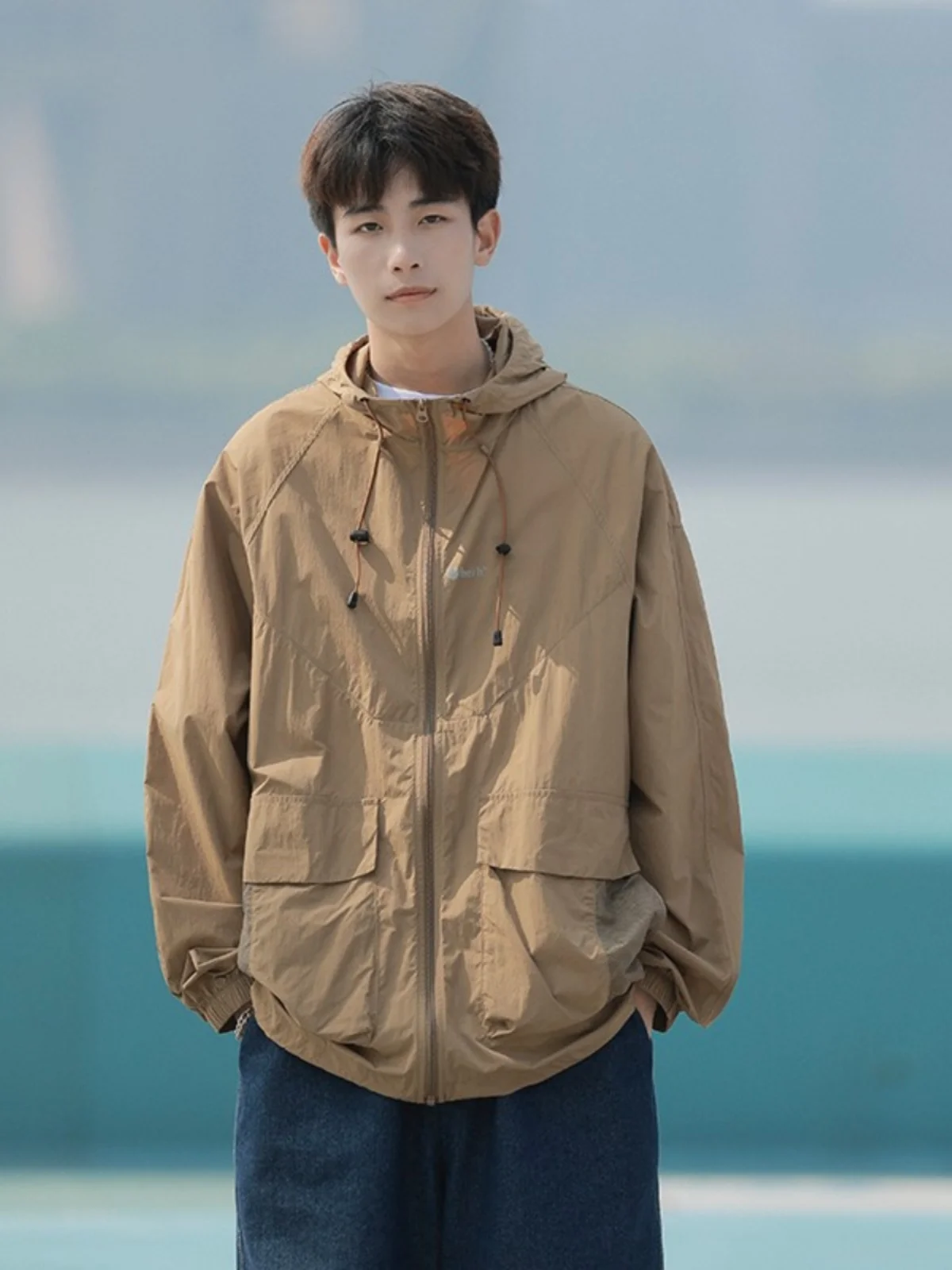 

Outdoor Lightweight Breathable UV Protection Clothing Loose ex Summer Sportswear with Hood Ultra Thin Polyester Jaet