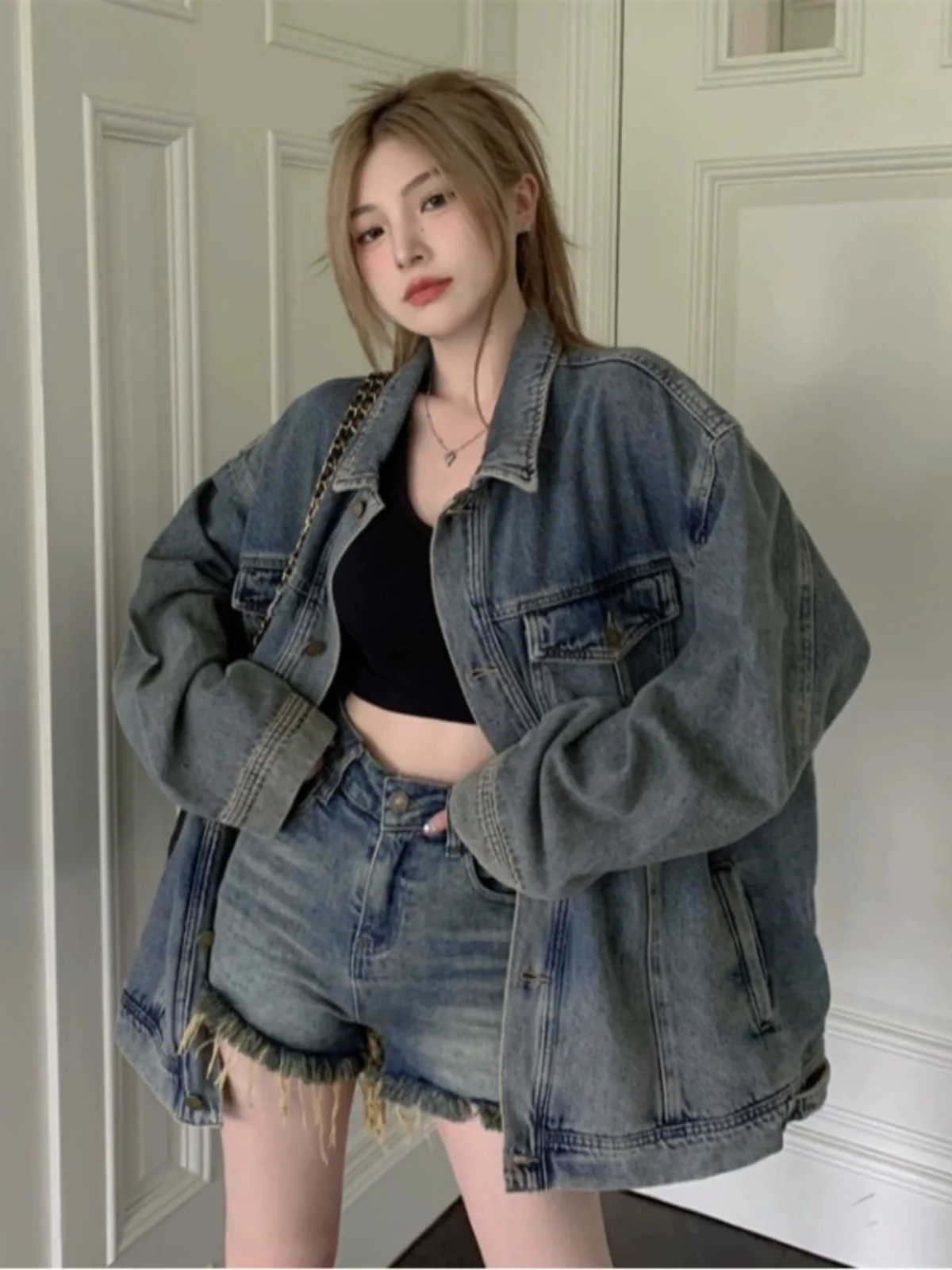 

Джинсовое пальто, длинное с мехом, женские зимние стеганые пуговицы в стиле стимпанк, плюшевые расклешенные куртки с капюшоном и застежкой на талии