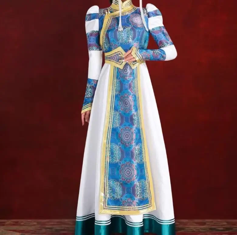 ผู้หญิงจีนมองโกเลีย Robe สีขาวชุดเต้นรํางานแต่งงาน