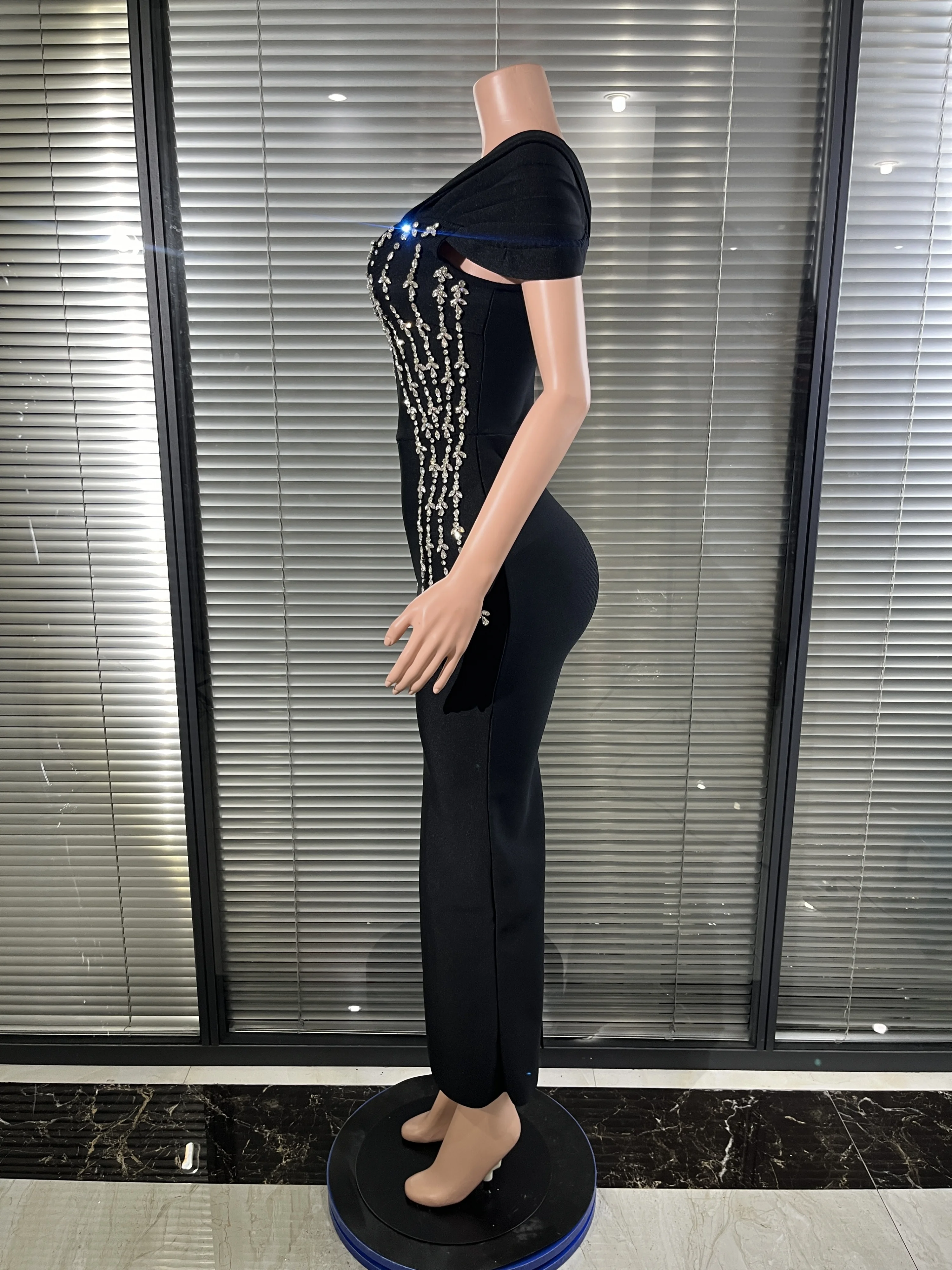 Minimalist Glamorous Black Red Long Bodycon Bandage Dress Luxury Rhinestone Evening Party Celebrity Elegant Club Dress