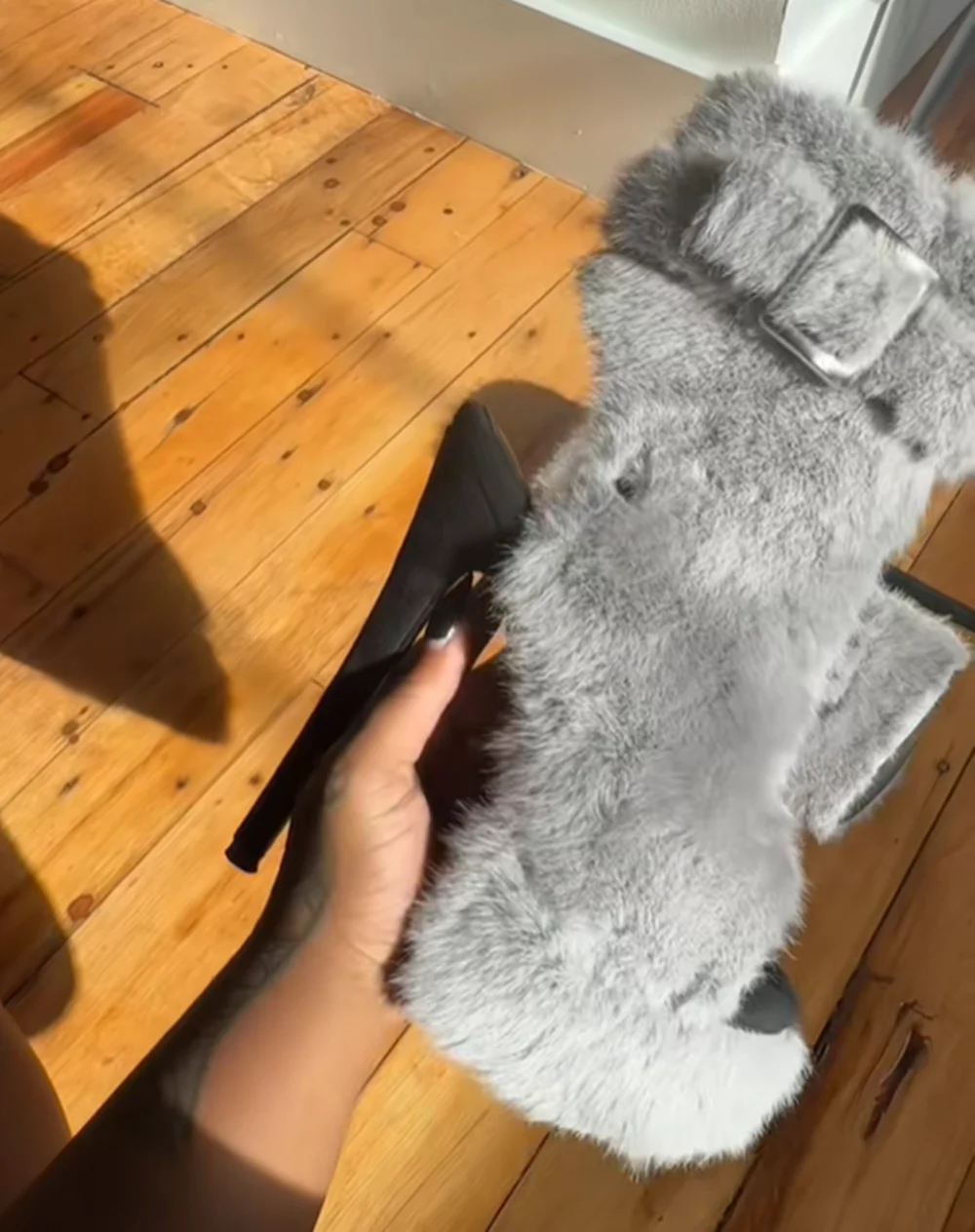 Design Light Gray Faux Fur Open-Toe Ankle Boots Stiletto Heel Silver Buckle Strap Plush Soft Winter High Fashion Lady Boots
