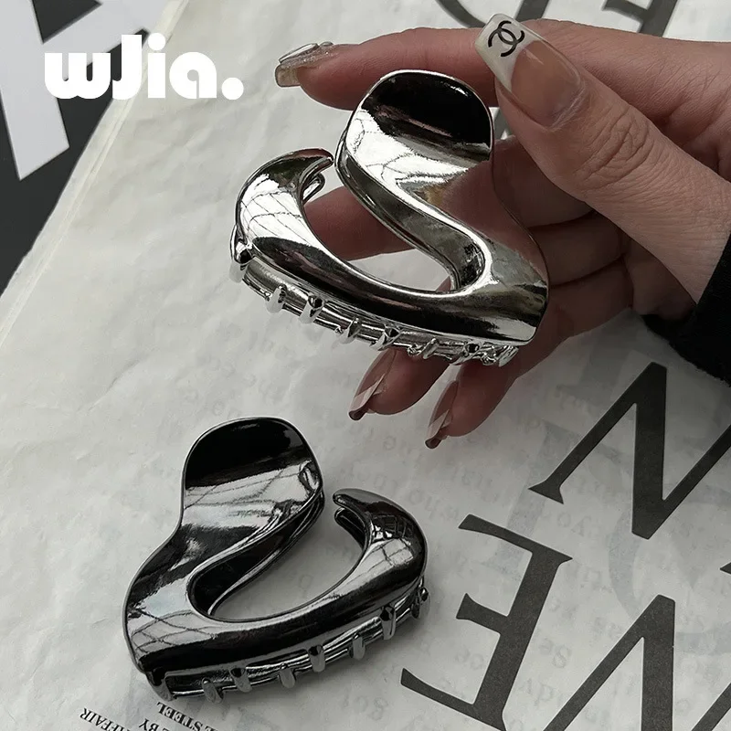 

6cm Punk Style Y2K Clips Girls Hairclip Hairclaw Crab Fashion Chic Metal Glitter Gun Black Hair Accessories for Women