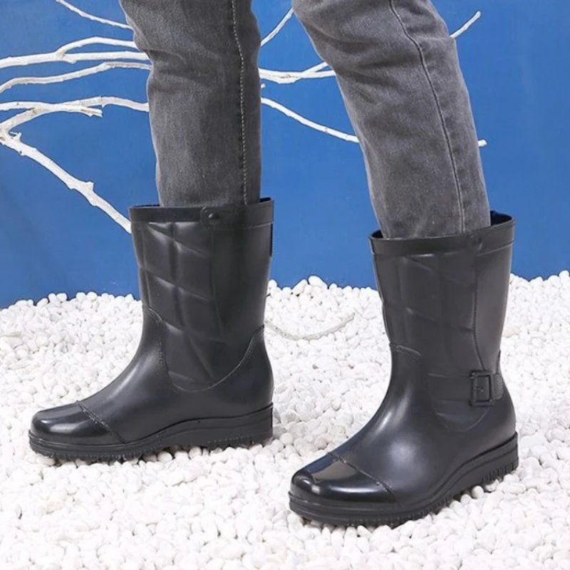 

Черные кухонные теплые высокие непромокаемые сапоги шеф-повара для мужчин, зимние непромокаемые короткие уличные резиновые сапоги на флисовой подкладке, мужская обувь для взрослых, 2025 г.