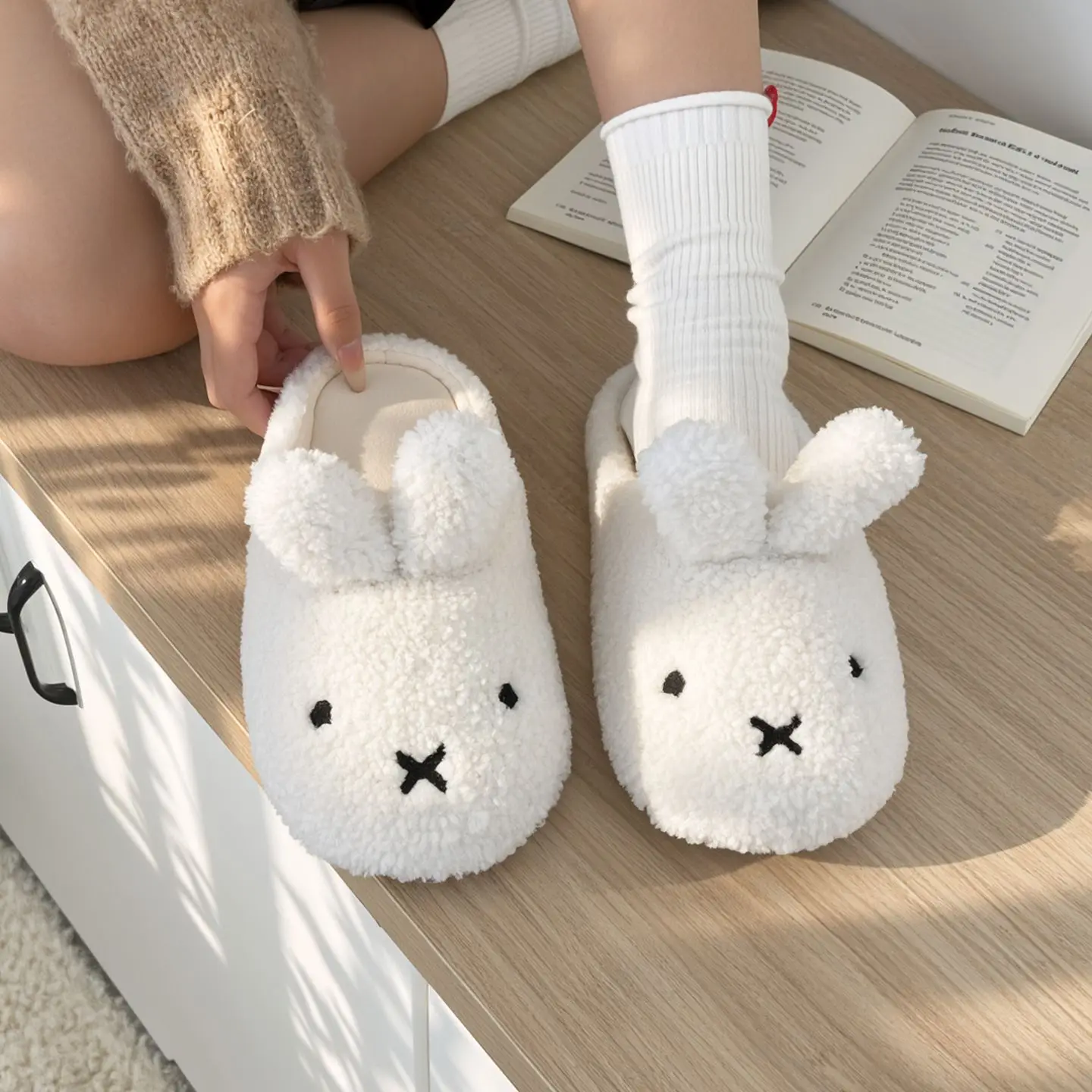 Милые плюшевые хлопковые тапочки Miffy для девочек-студенток, зимние, в стиле принцессы, для дома, теплые, с мягкой подошвой, закрывающие стопу