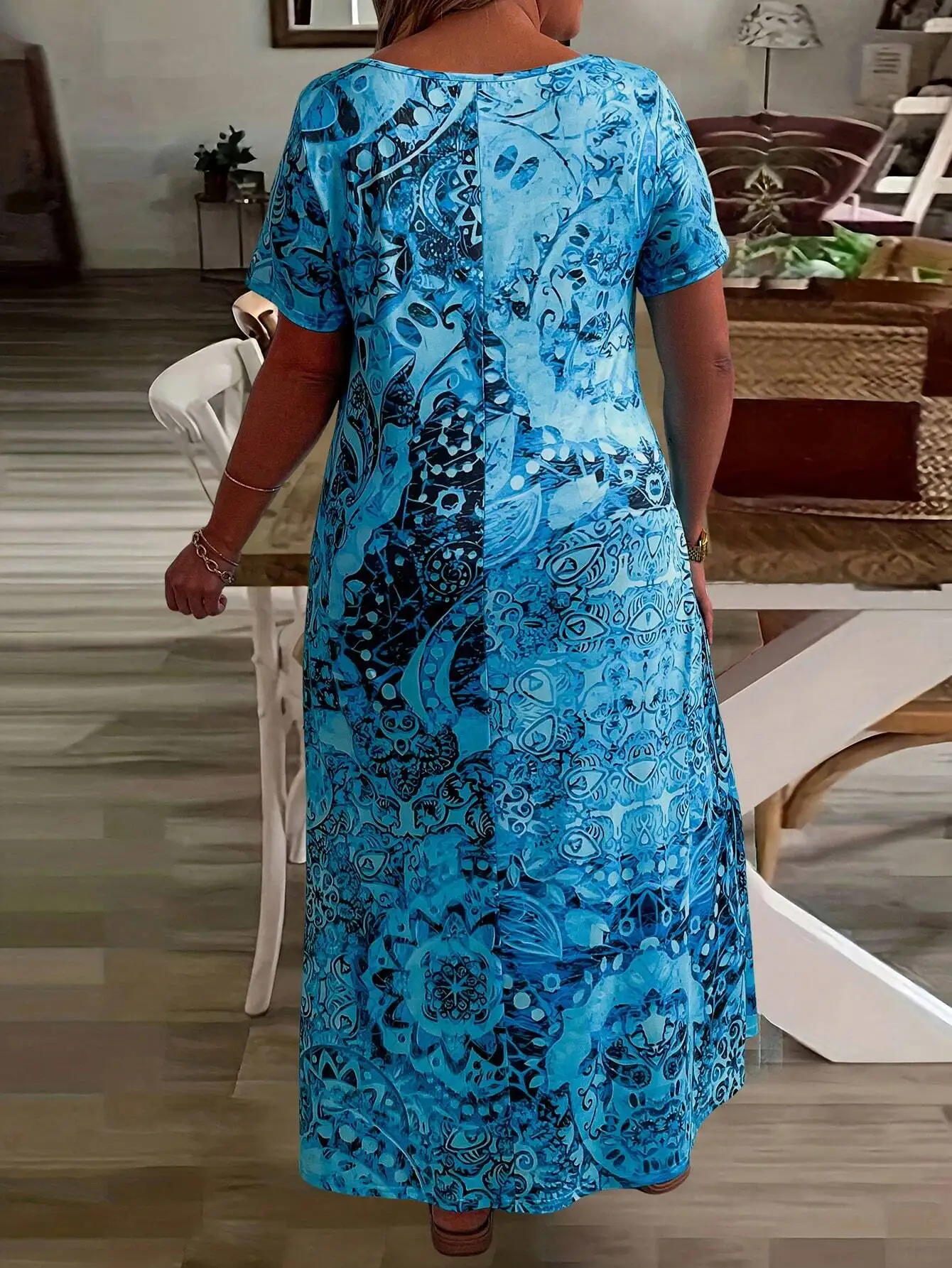 

Plus Size V-Neck Bohemian Print Maxi Dress For Summer Beach Vacation