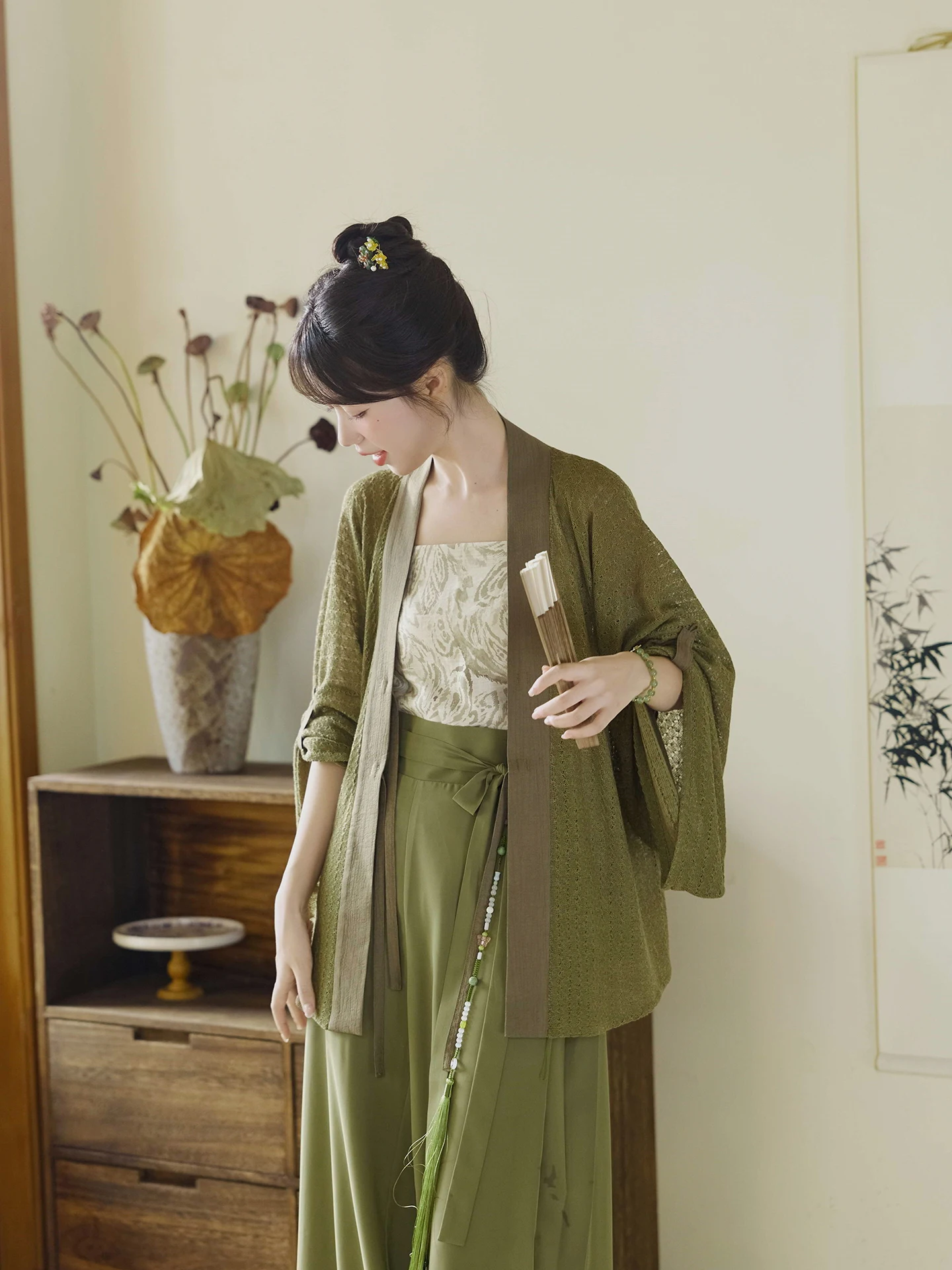 

Осенний комплект Hanfu Cha Yani: вязаные плиссированные брюки с принтом на бретелях, широкие брюки, оригинальный улучшенный дизайн, традиционная женская одежда