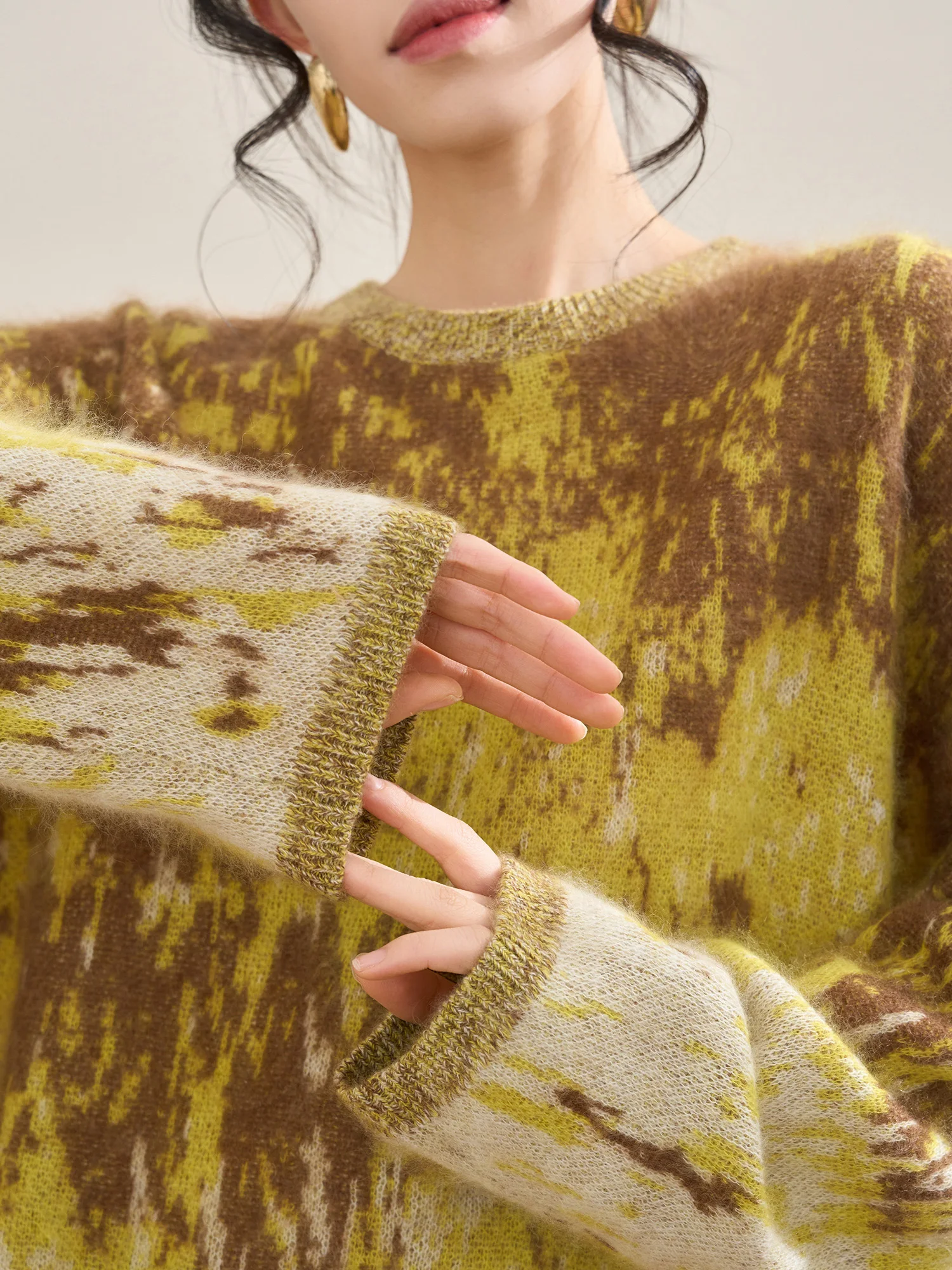 

Soft Mouton Knitted Sweater Women's Loose Fit round Ne adient Color Knitwear Comfortable Casual Winter Faion Top