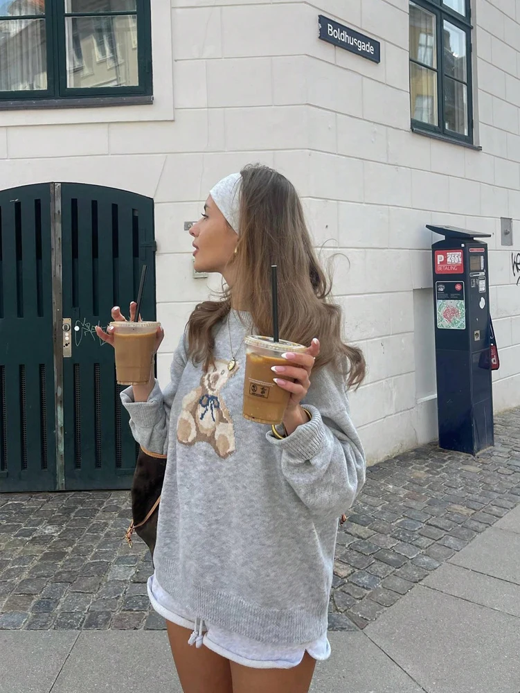 2025 Autumn and Winter New ins Women's Cartoon Bear Pattern Drop Shoulder Long Sleeve Casual Lazy Winter Sweater - Image 3