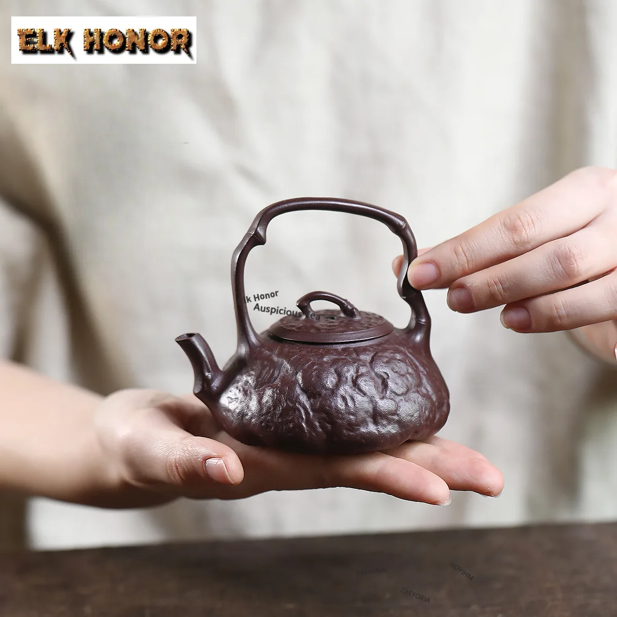 

130ml Elegant Yixing Purple Clay Teapots Famous Master Handmade Spring Pot Raw Ore Purple Mud Kettle With Strainer Zisha Tea Set