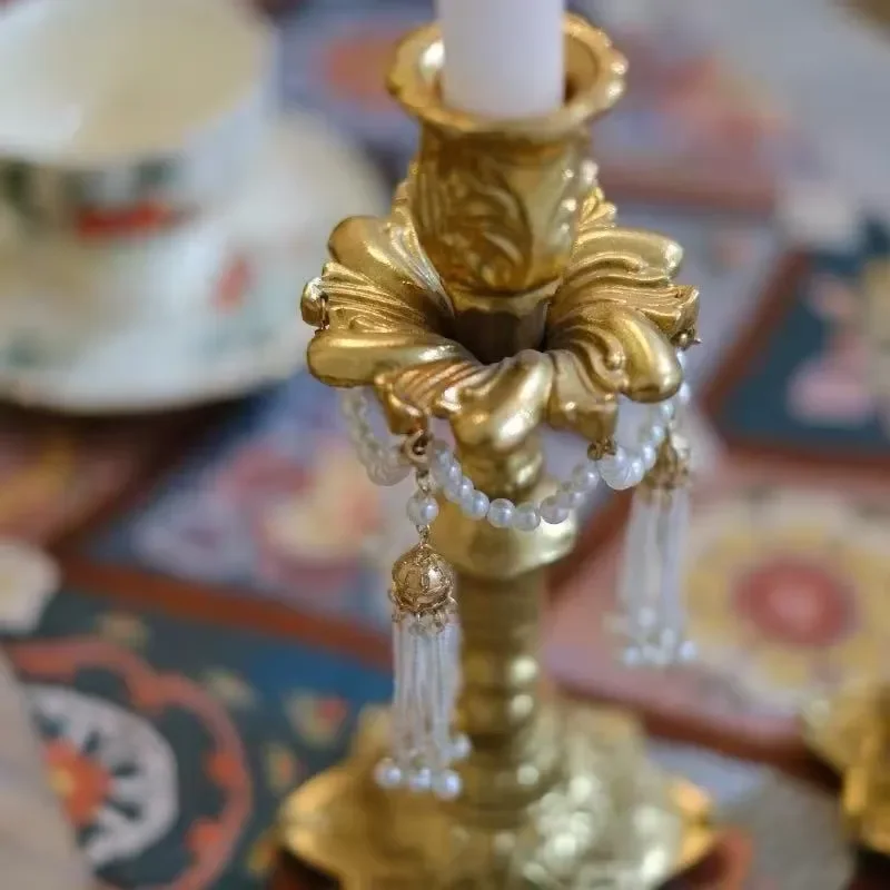 Retro luxury retro style alloy candle holder, suitable for home decoration desktop decoration