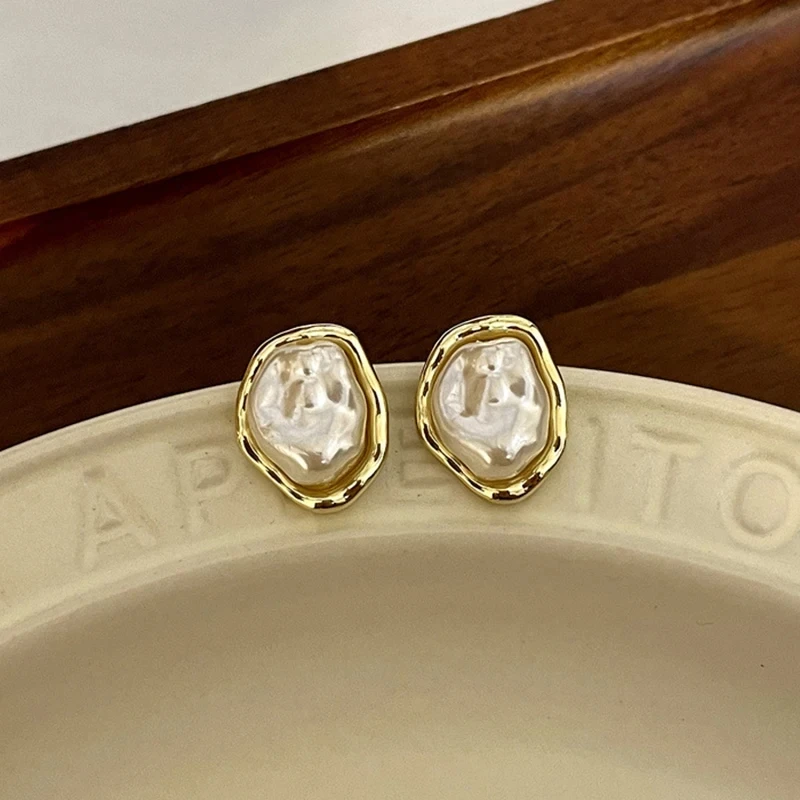 Women's Vintage Circle Drop Earrings with Baroque Pearl