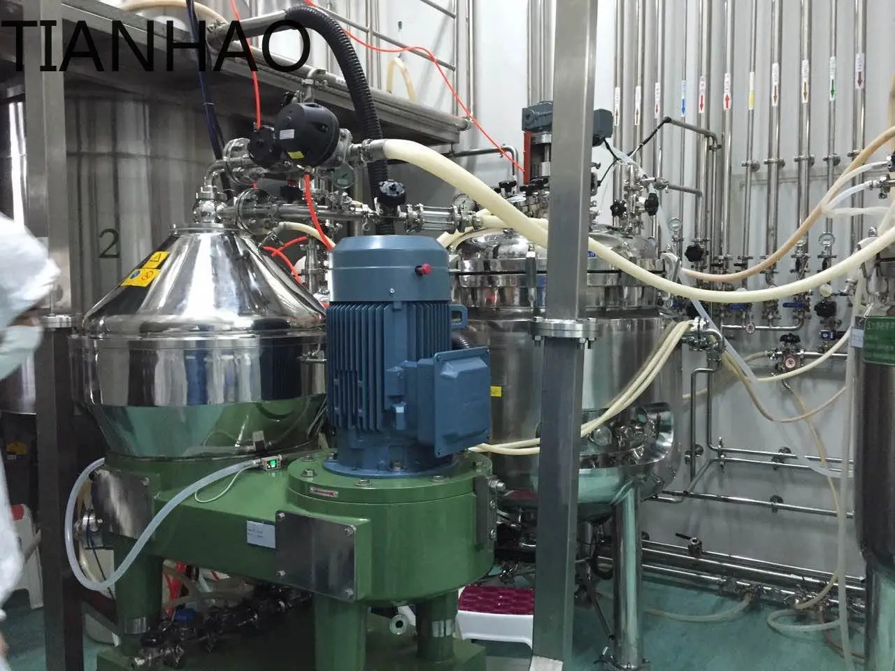 جهاز طرد مركزي لقرص خميرة النبيذ والفواكه