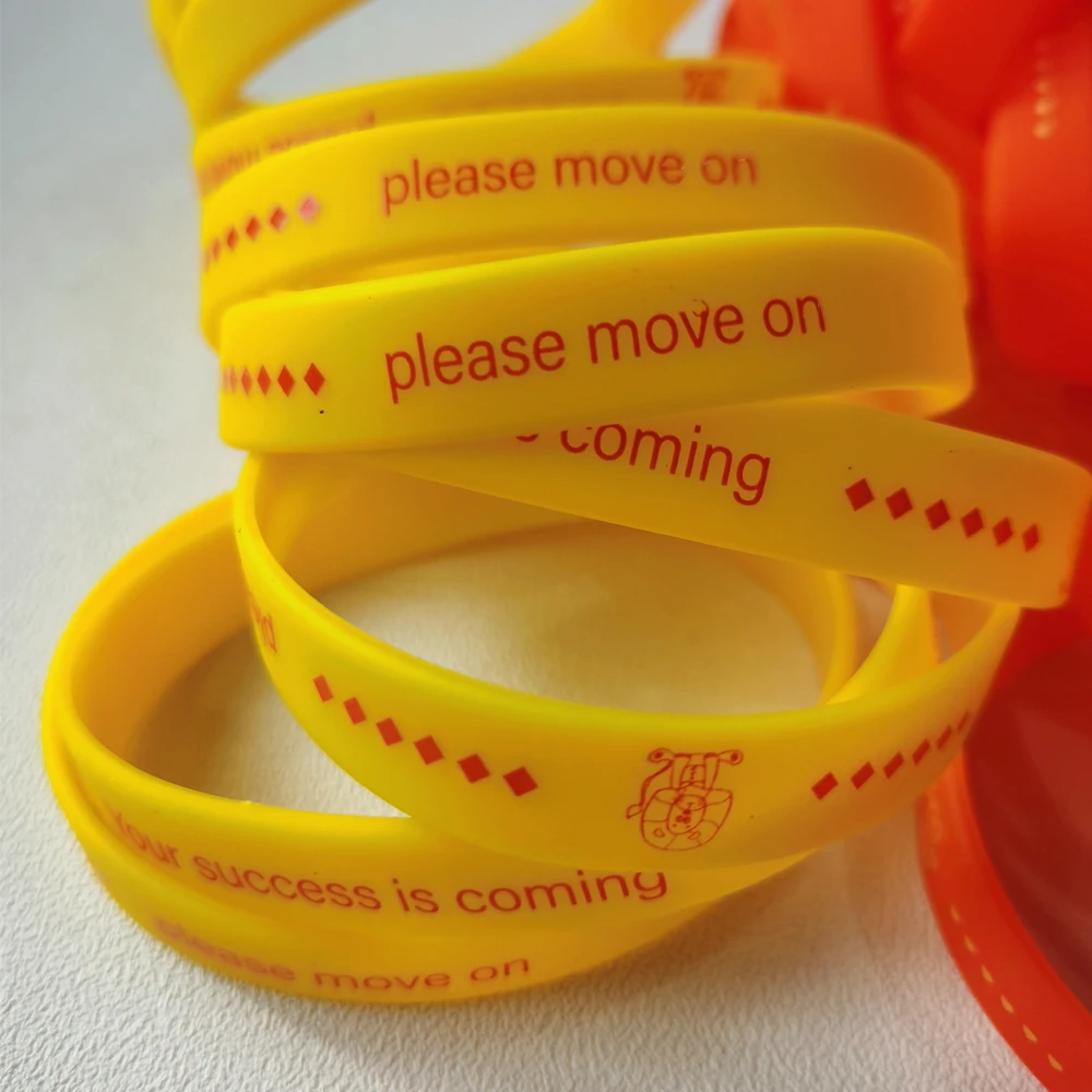 10PCS Set Silicone Bracelets Motivational Soft Bangles Elastic Inspirational Wristband Yellow Orange Color Band Move On Jewelry