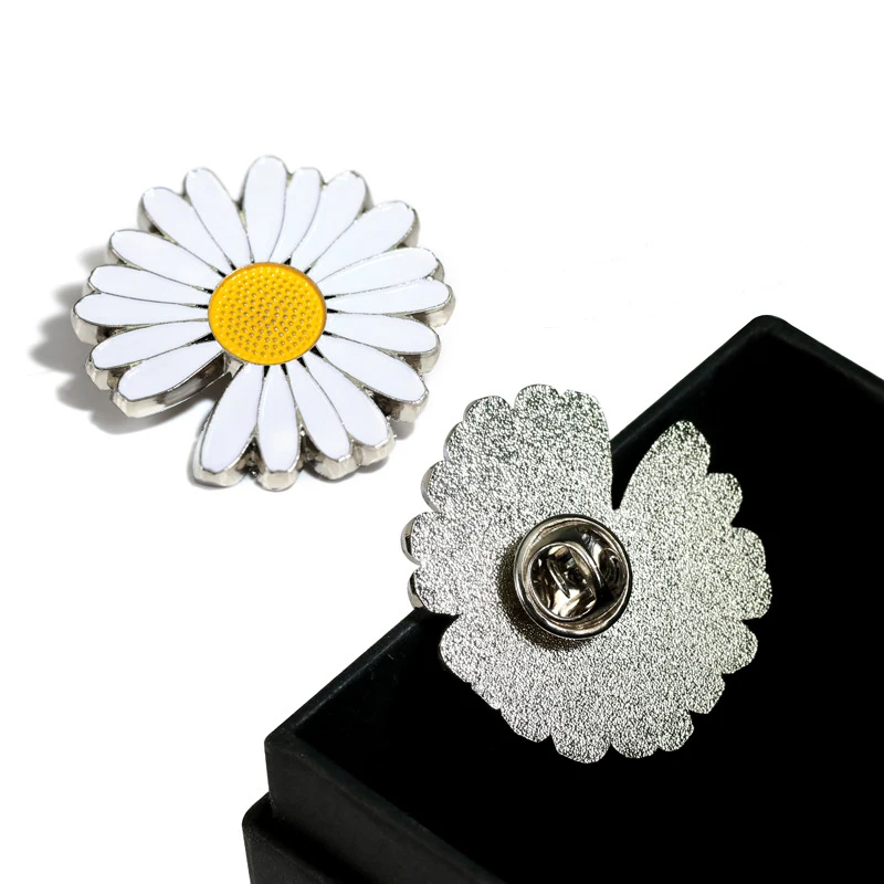 Fashion Lapel Pins Cute Daisy Brooch Clothes Backpack Pins For Women Girls Boys Gifts