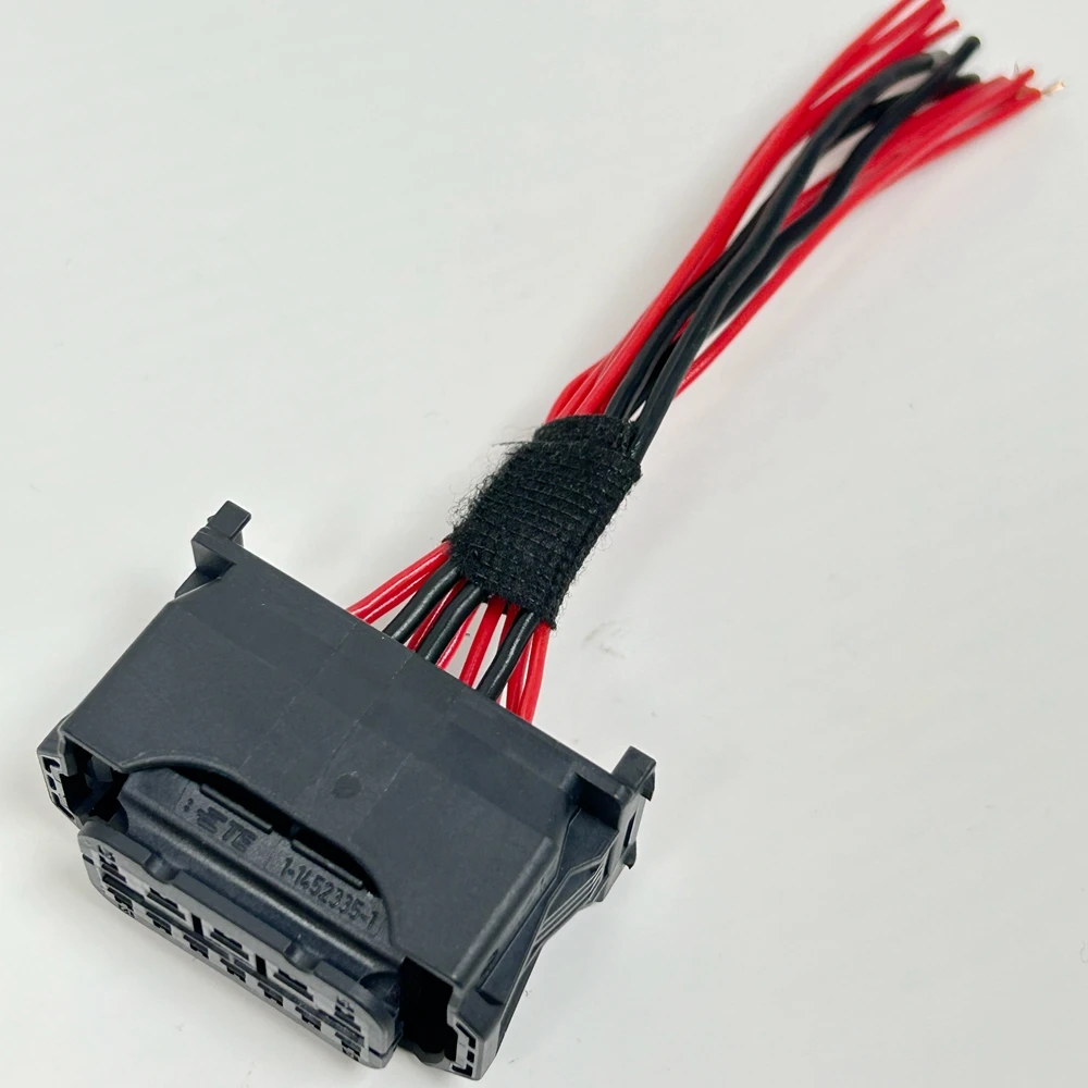 B M W headlight plug X1X3X5 E90 E92 F18 F02 320/325/525 headlight harness plug
