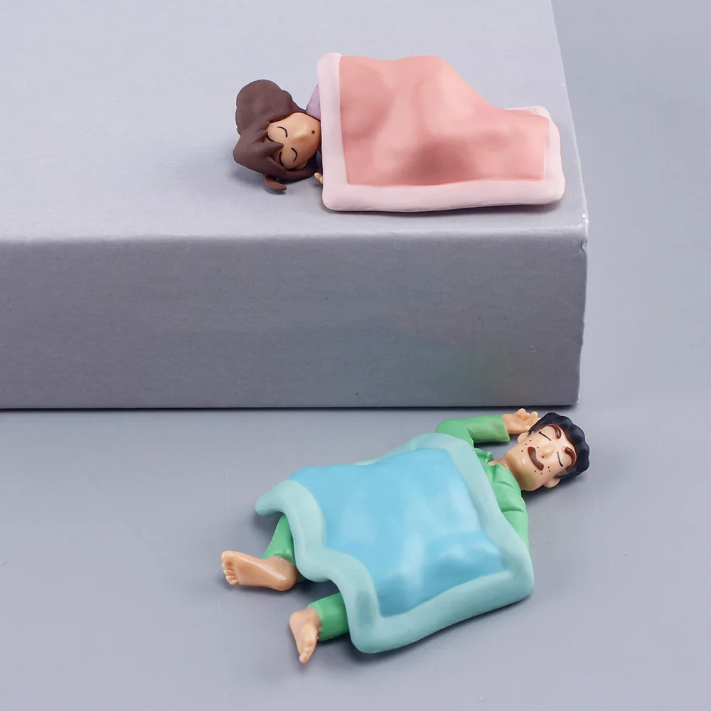Nowy zestaw 4 figurki anime Crayon Shin-Chan, śpiąca rodzina Nohara, model lalki, dekoracja samochodu, figurki, zabawki dla dzieci, prezenty