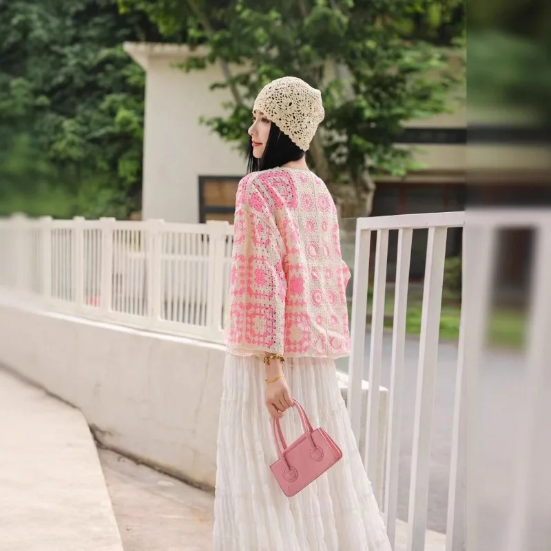 خمر بوهو فضفاض منقوشة بالأزرار الإناث طويلة الأكمام هوك زهرة الجوف القمم 2025 عطلة واقية من الشمس قميص غير رسمي