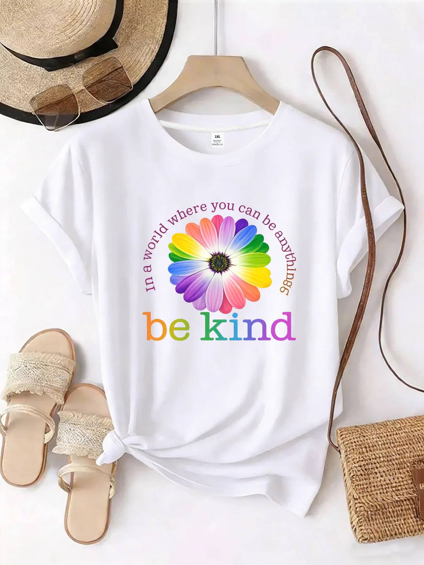 

【WZM101402】Женская футболка больших размеров с принтом хризантем, круглым вырезом, летняя, повседневная, с короткими рукавами, в уличном стиле, универсальная.