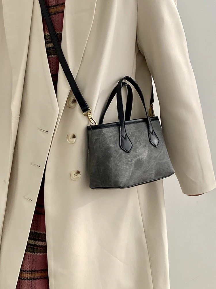 2024 Niche Design New Temperament Handbag Spring Summer Vintage Portable Small Bag All-match Shoulder Slung Crossbody Bag Women