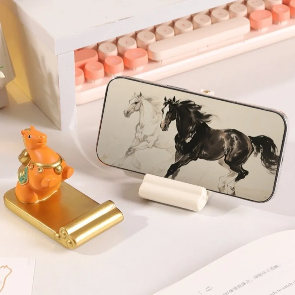 

Horse Mascot Zodiac Pony Phone Holder Pony Shape Resin Mobile Phone Stand Good Luck Small Ornament Cell Phone Bracket