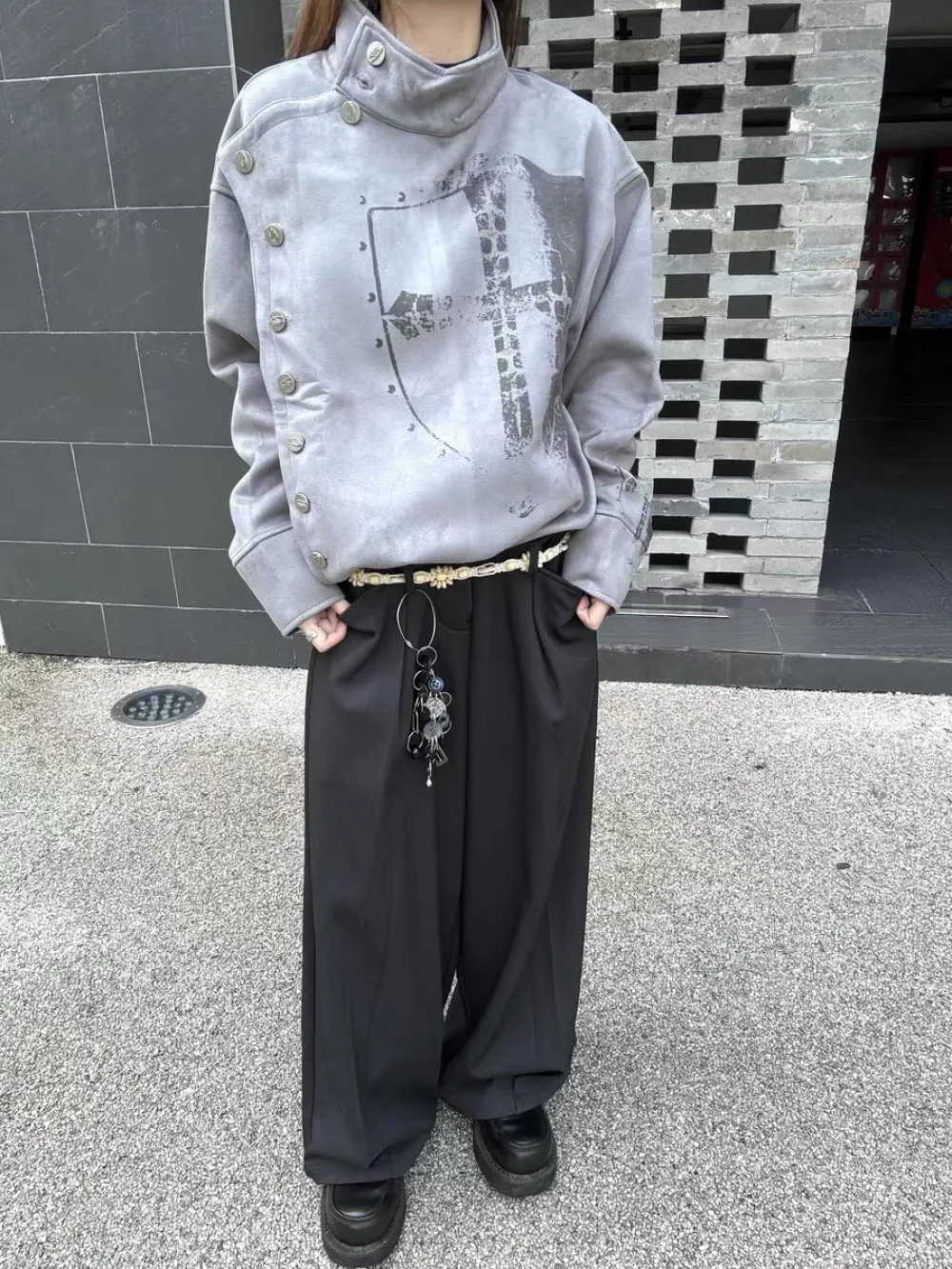 2026 New Autumn/Winter Retro Street Trend Subculture Used Shield Cross Pattern Printed Diagonal Buckle Coat for Men and Women