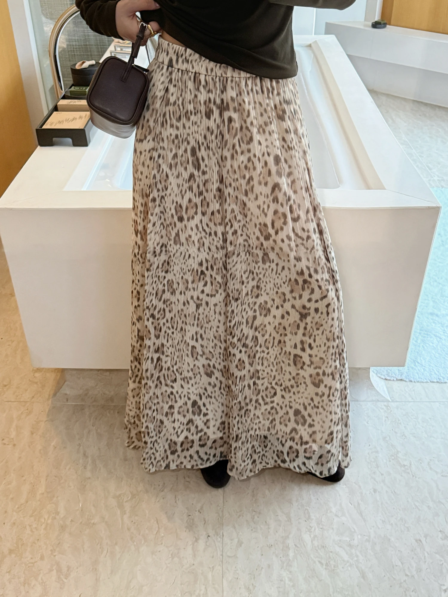 Pusumede Retro Leopard Print Half Skirt Women's Elastic Waist Design Commute Elegance Long Skirt Casual Style Standard Fit