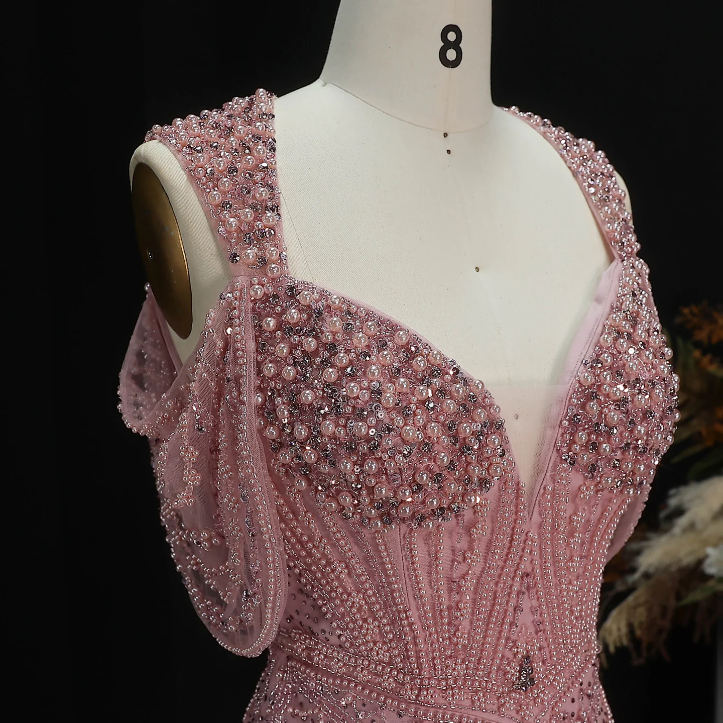 Sharon Said Luxuriöses Abendkleid mit rosa Perlen und Perlenstickerei, drapiertem Träger, V-Ausschnitt, Meerjungfrauen-Schnitt, für formelle Anlässe und Partys, SS193, maßgeschneidert – Detail 7