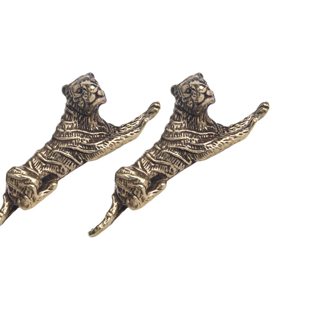 

2pcs Brass Tiger Figurine Texture Creative Handicraft Desktop Paperweight Gift Calligraphy Lover Tabletop Sculpture