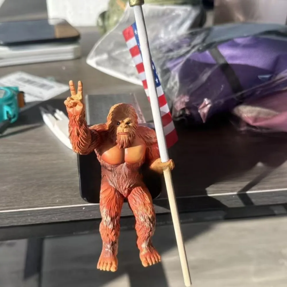 Resin Bigfoot Ape Figurine Bigfoot Trailer Hitch Mount Creative Funny Ornament Cute Craftwork Car Decoration Unique Accessory