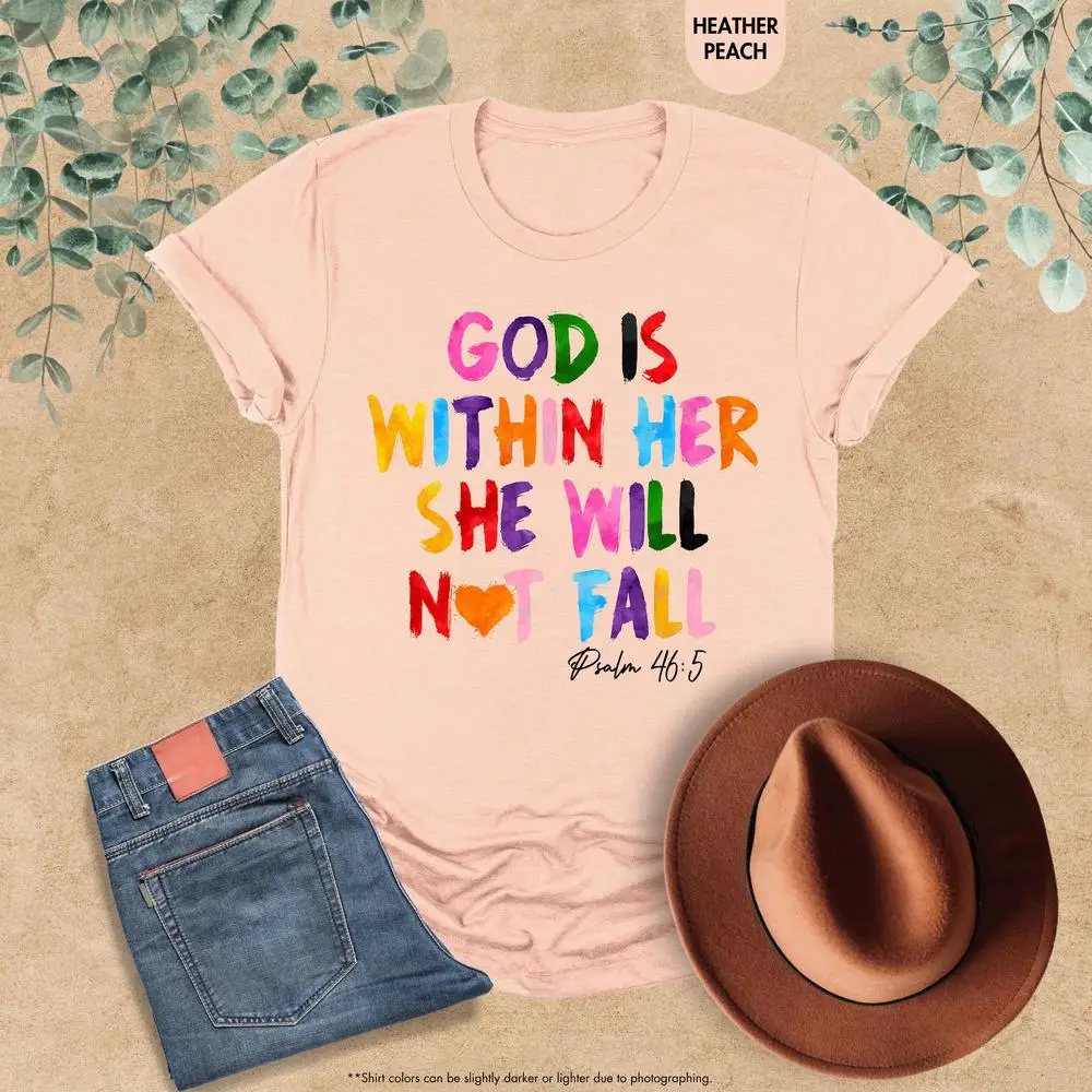 الله داخلها، قميص لن تسقط، قميص مسيحي جمالي، قميص امرأة دينية، تي شيرت آية الكتاب المقدس
