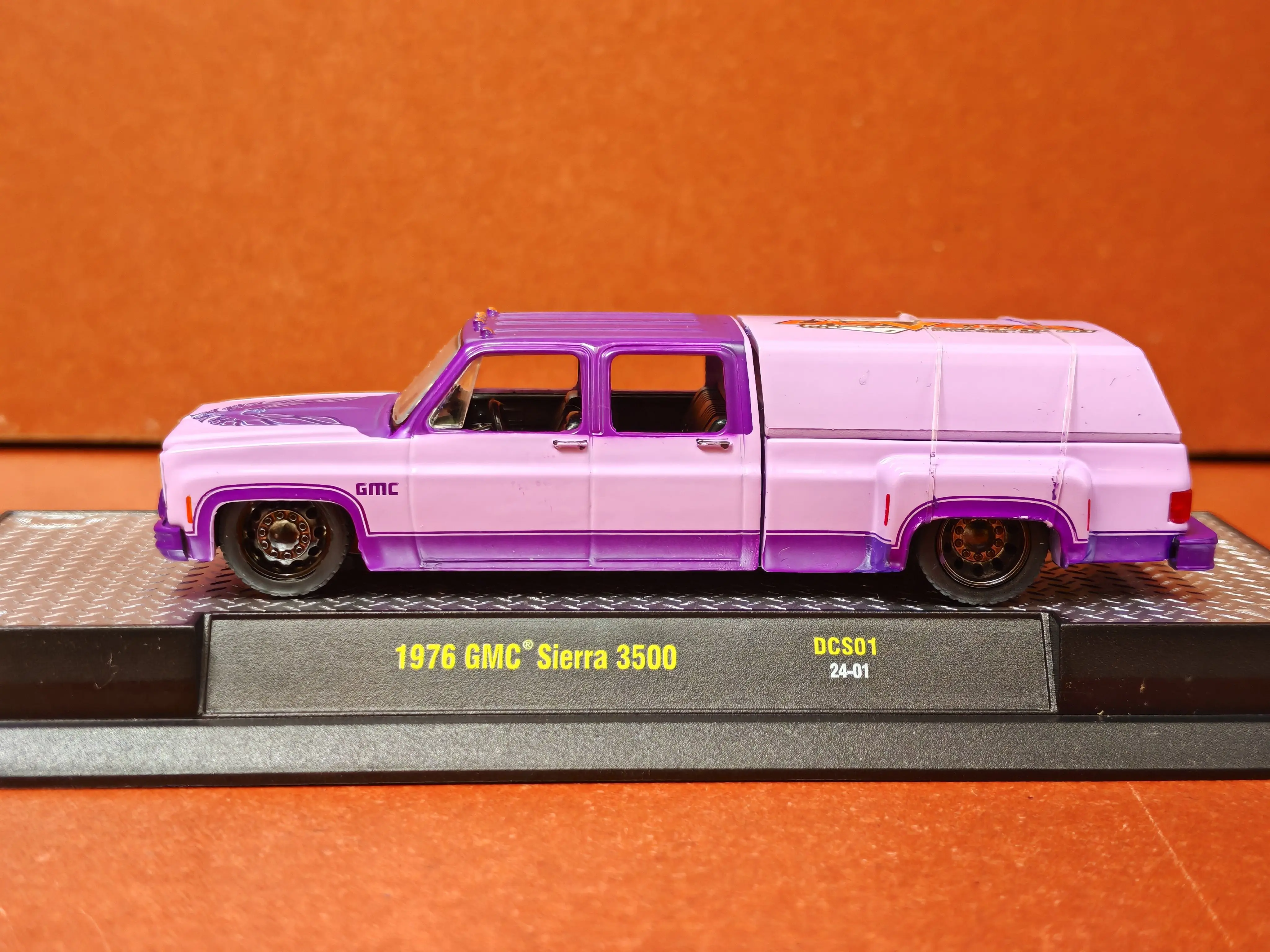 M2 Machines 1/64 1976 GMC Sierra 3500 pickup  DCS01 Die-cast Alloy Car Model Collection Gift Toy