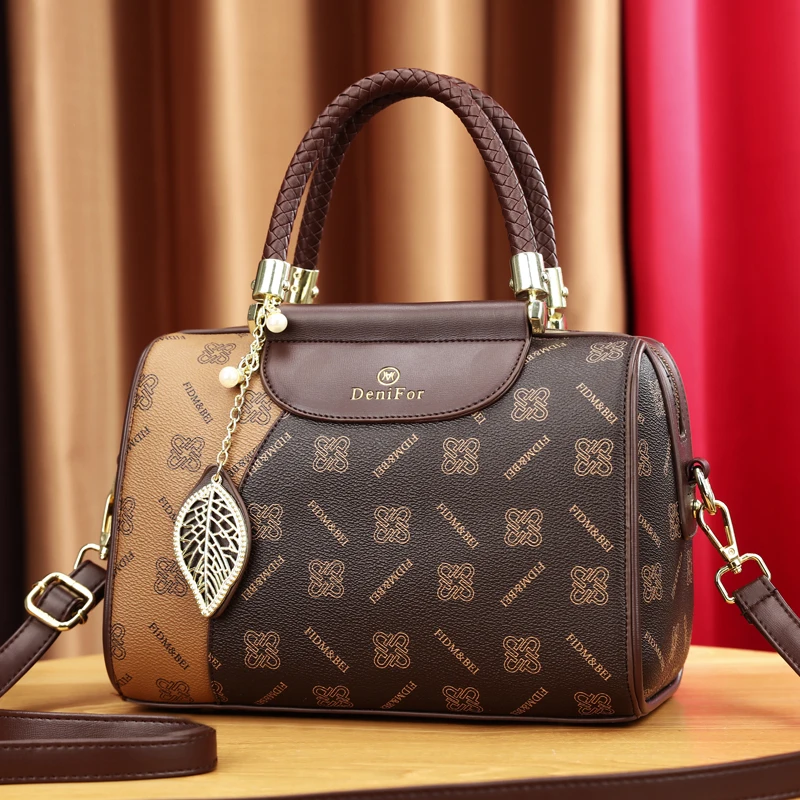 Exquisite vintage fashion printed women\'s handbag, all-in-one crossbody bag, foreign leaf pendant decoration