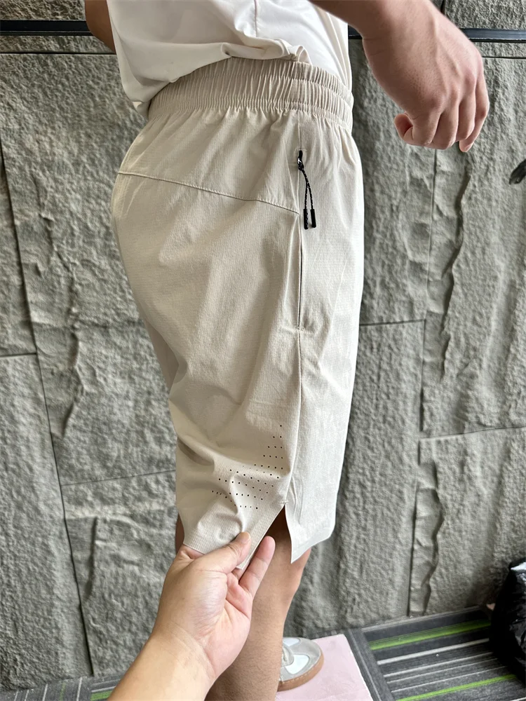 

Men's Outdoor Short Pants Quick Dry Elastic Laser Drilled Side Pockets Summer Fashionable Standard Fit Nylon Spandex Blend