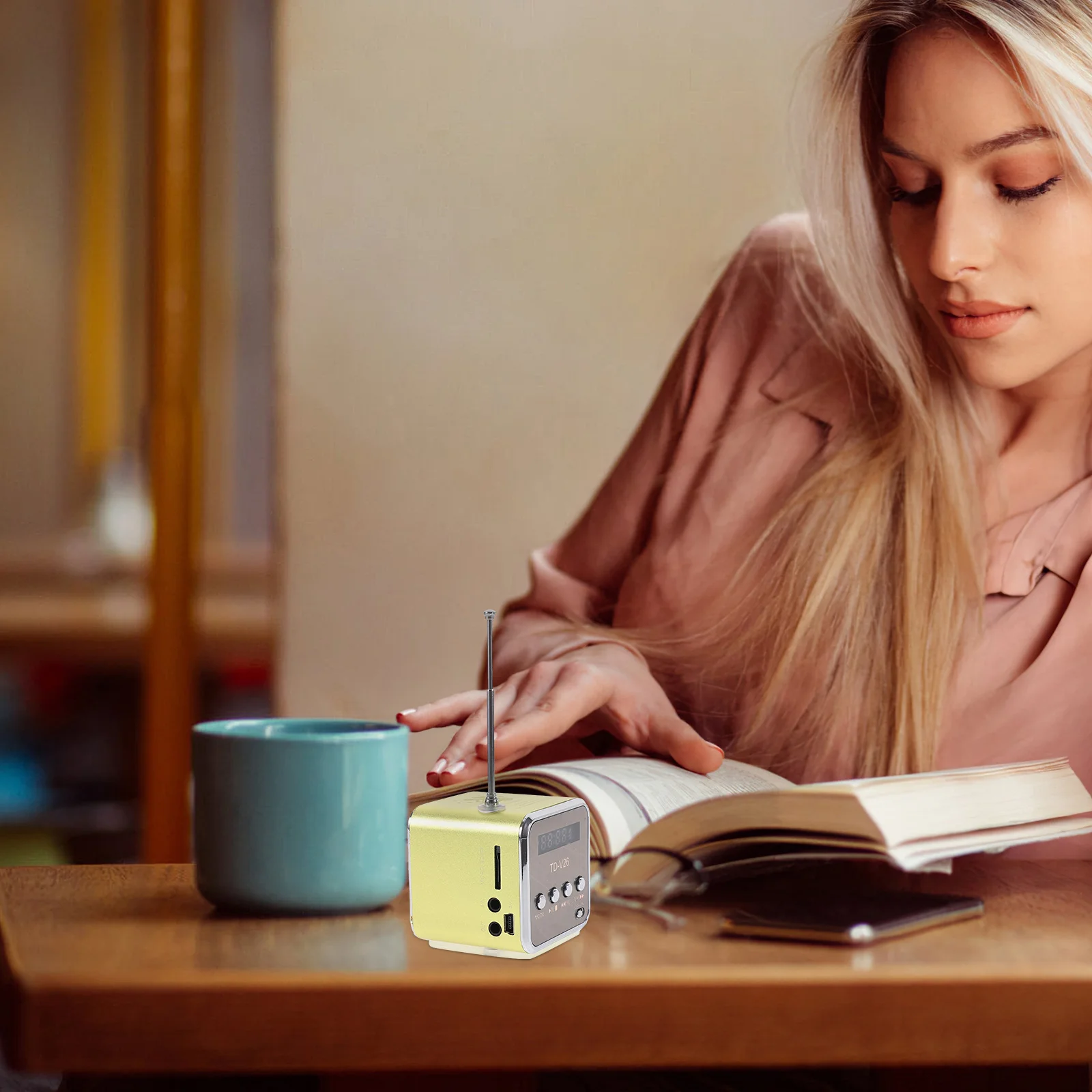 

1 Set Portable Retro Radio Speaker Wireless Mini Small Speaker For Home Outdoor Travel Desktop Use Durable Lightweight