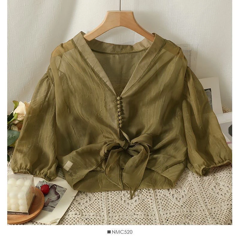 

Summer 2025 Fashion Design Women's Thin Bubble Sleeve Shirt Shawl Collar V-neck Chiffon Sun Protection Top Belted Loose Fit